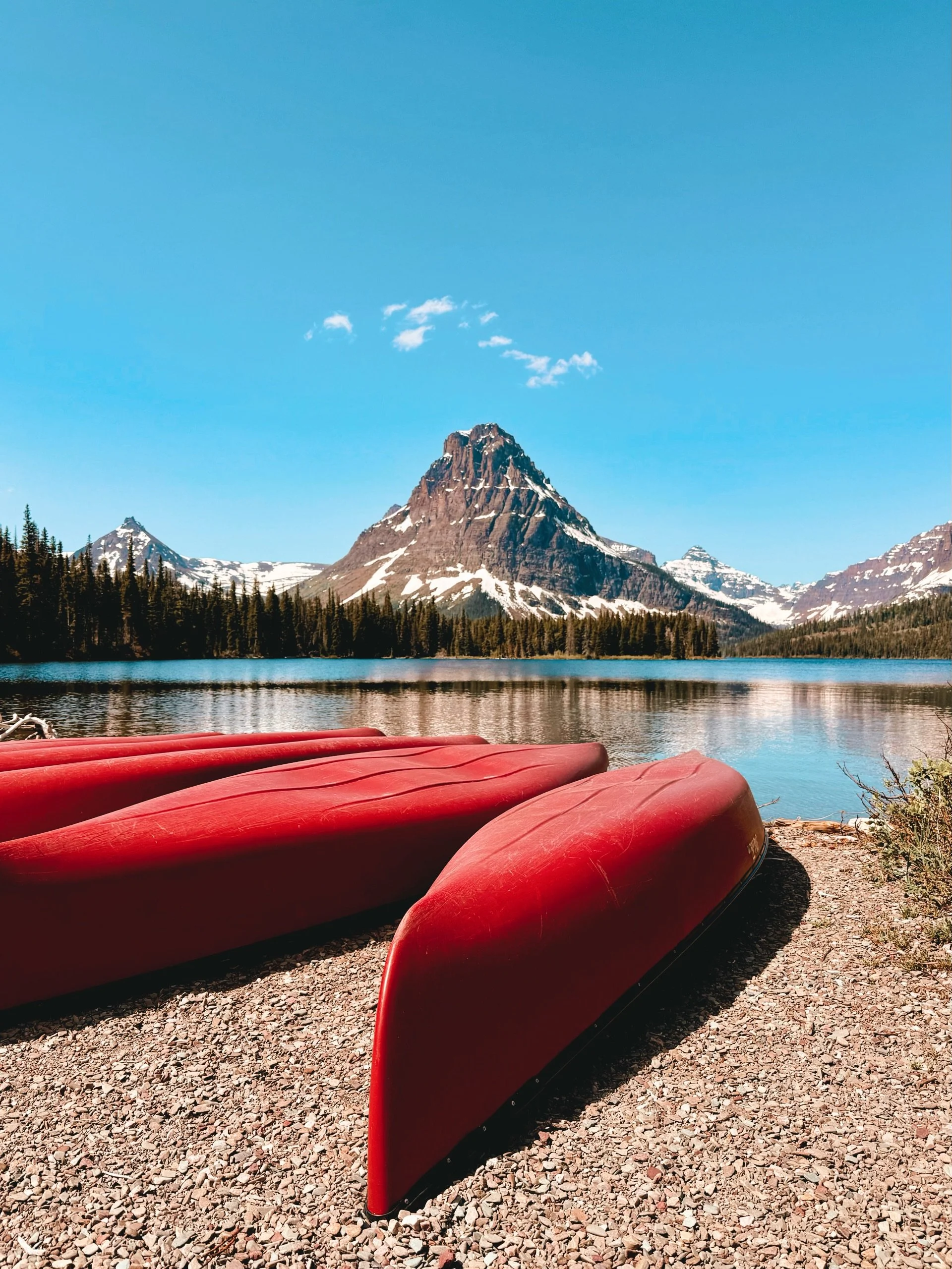 I never post photos without people in them, but I may have accidentally captured some postcard photos in Glacier National Park yesterday&hellip;? On the perfect warm, sunny May Day? AND I saw a bear? AND I get to live in this state just hours from th