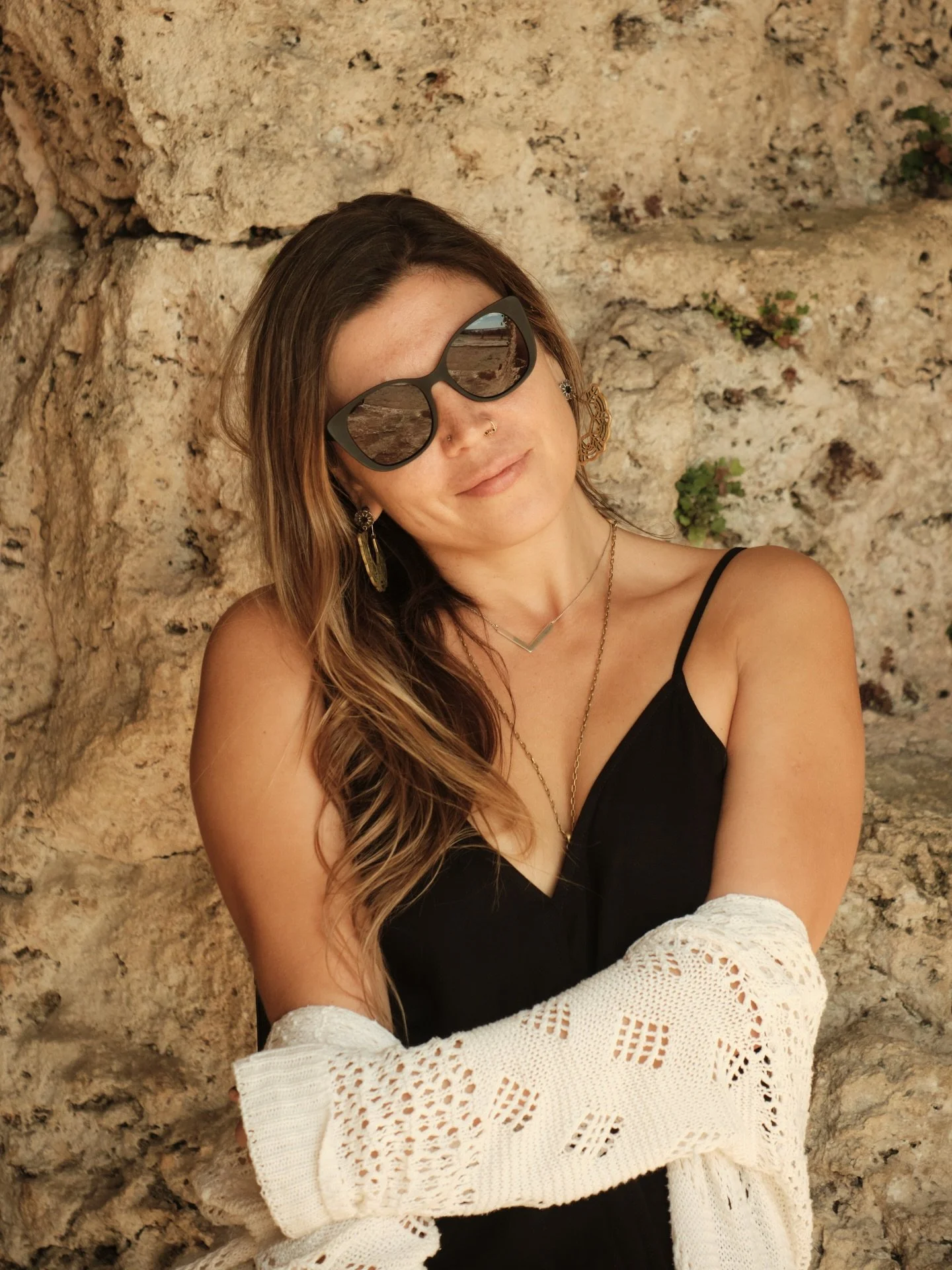 Ancient ruins meet modern style. The light here did most of the work, wrapping everything in a soft, golden embrace that feels both fleeting and permanent.
.
.
.
#portrai̇tphotography #fujifilm #siracusa #warmtones #naturallightportrait