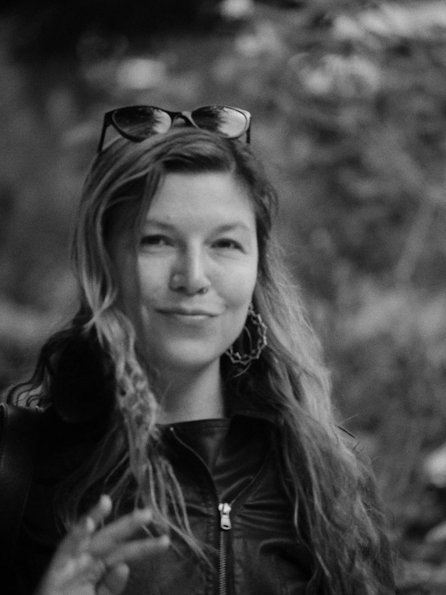 There&rsquo;s a certain magic in the unscripted moments. The turn of a head, a glance to the side, a genuine smile that breaks through just as the shutter clicks.

This sequence, captured in Palermo Italy, is a love letter to those subtle movements. 