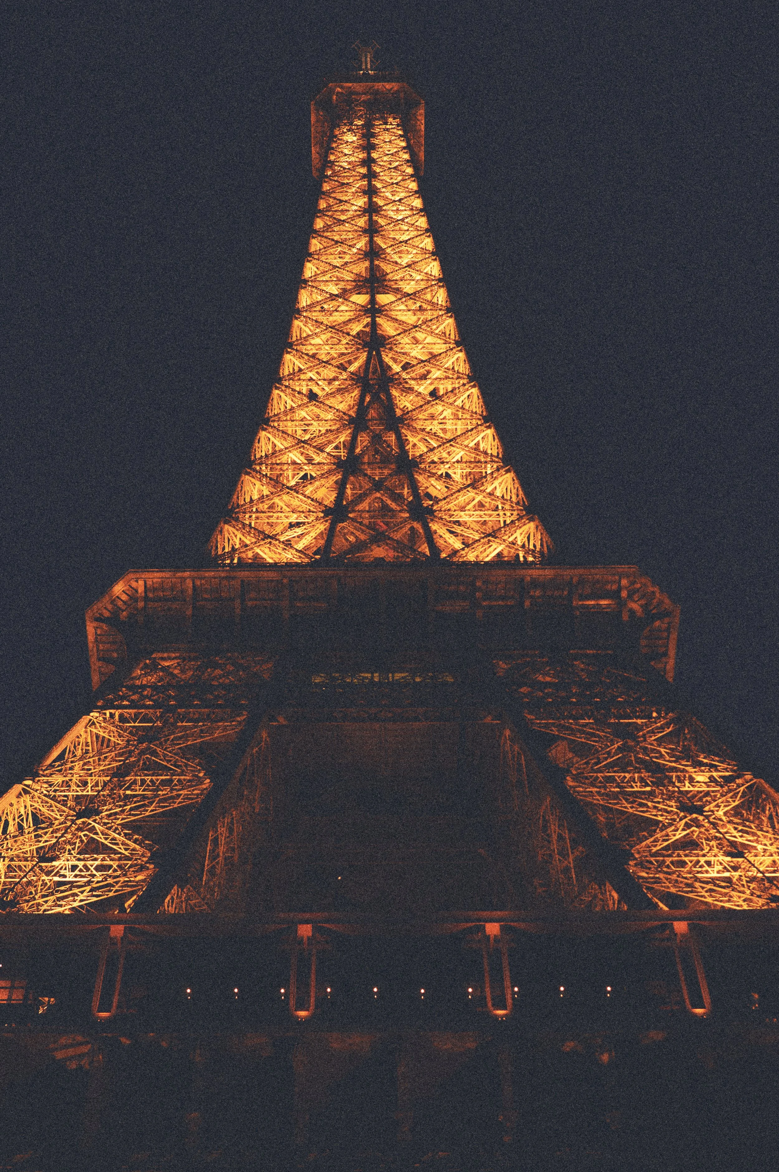 eiffel-tower-illuminated-at-night-paris-ezequiel-fort-017.jpg