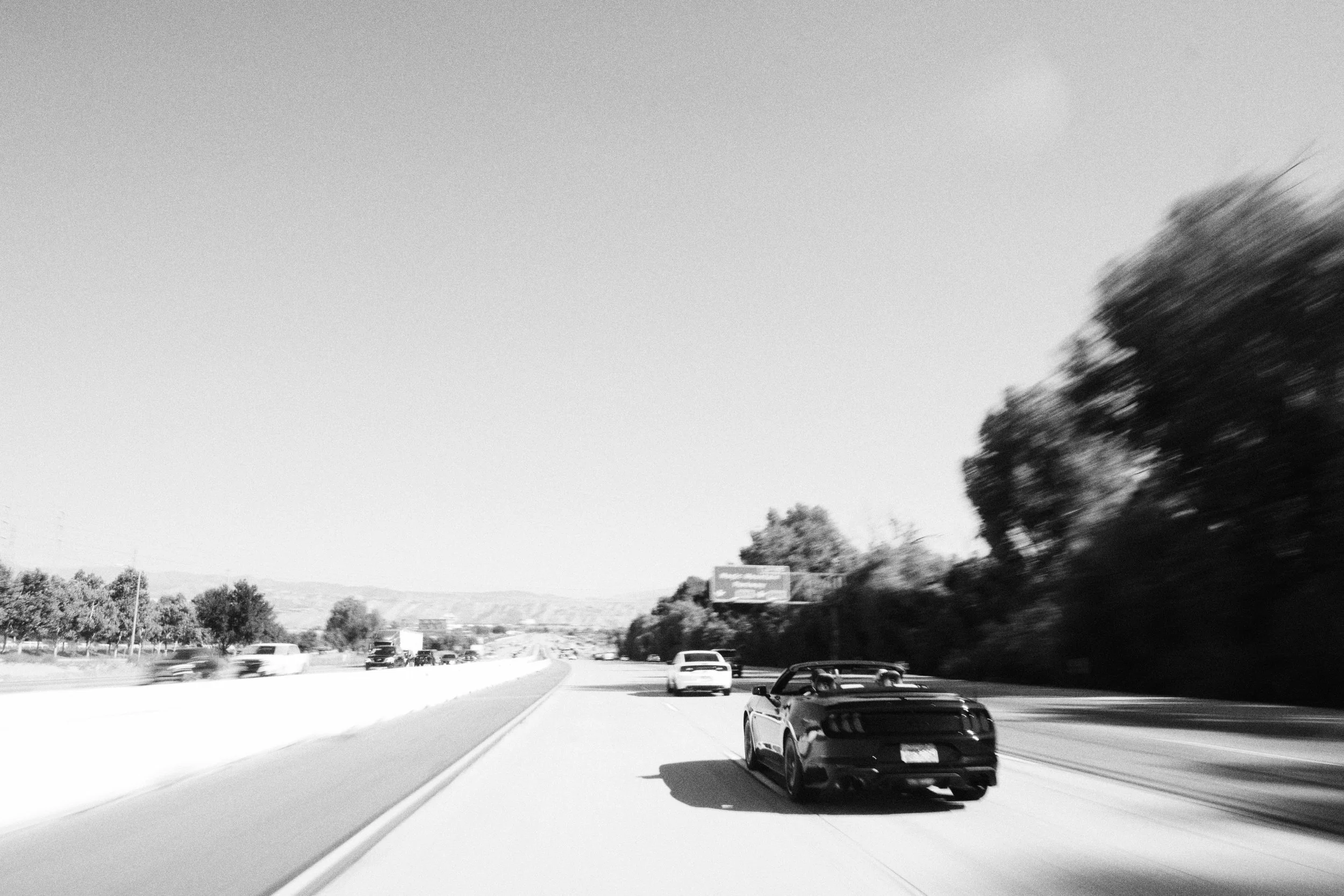 Leaving Los Angeles behind, the road gradually traded concrete for mountains. Every mile carried us farther from the noise of the city and closer to a weekend beneath some of California’s darkest skies.