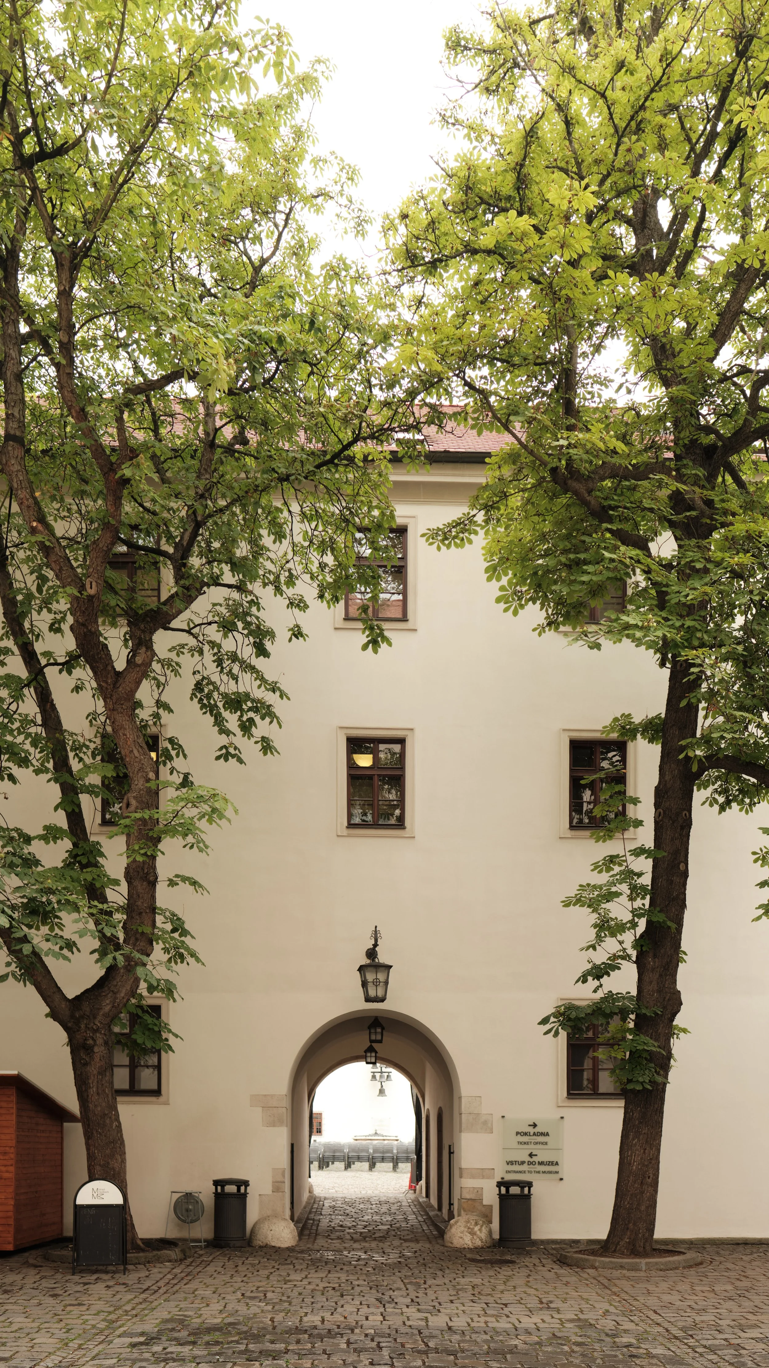 After wandering through underground passages and prison cells, stepping back into the castle’s open spaces feels like emerging into another chapter.
