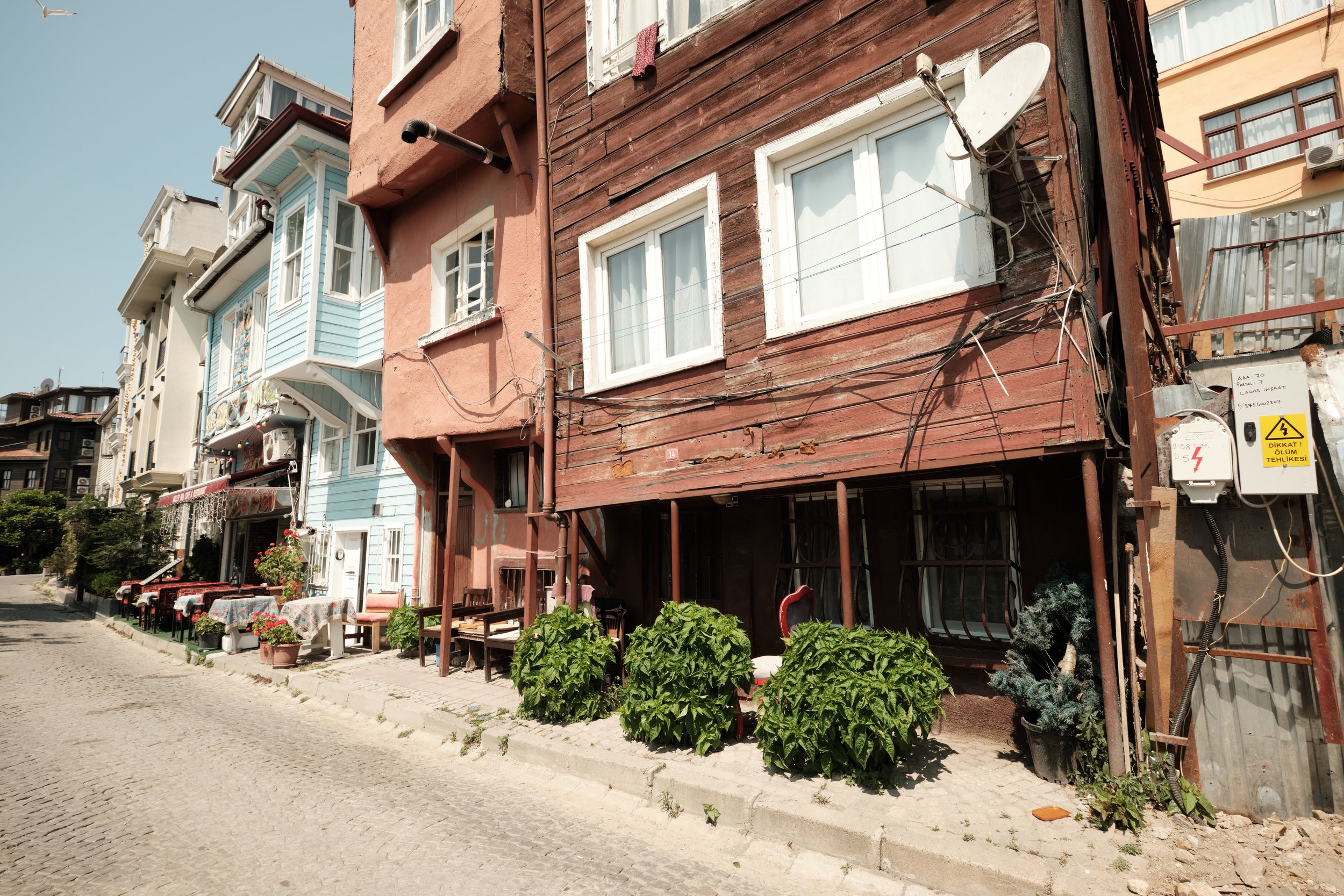 street-old-town-istanbul-ezequiel-fort-144.jpg