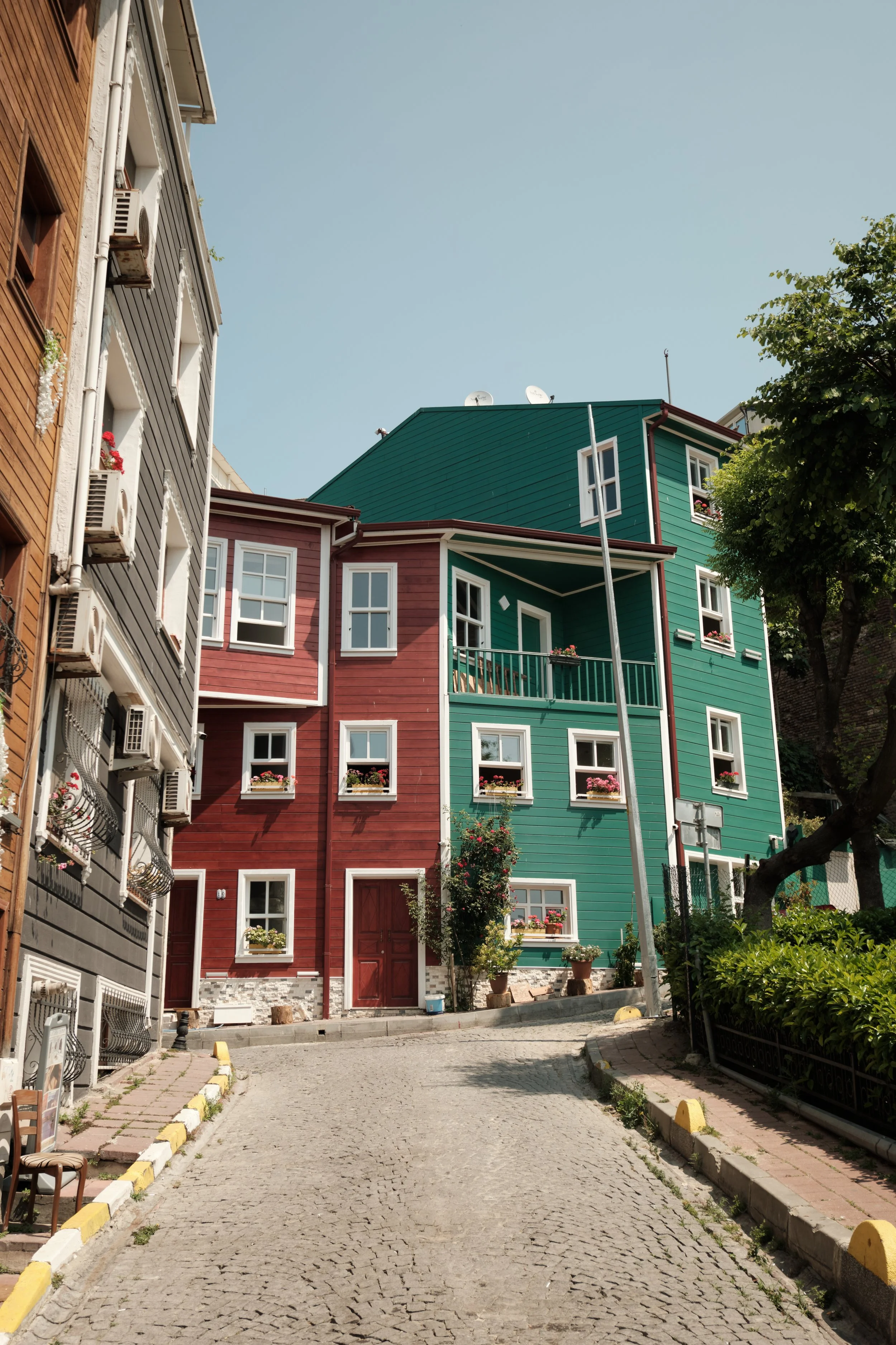 street-old-town-istanbul-ezequiel-fort-149.jpg