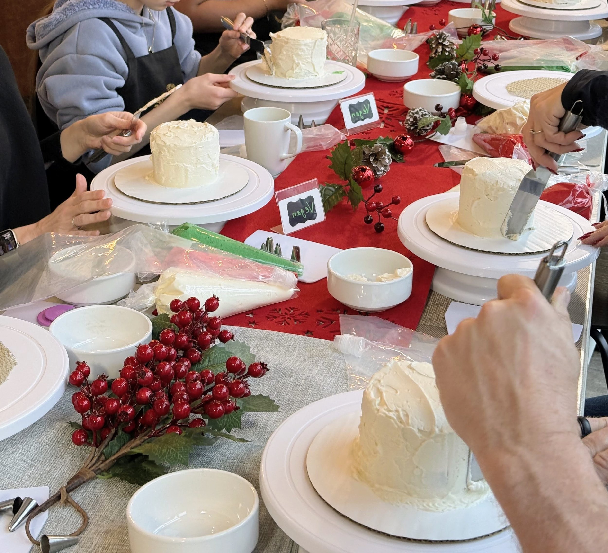 Cake &amp; Cupcake Decorating Class - Valentine Theme