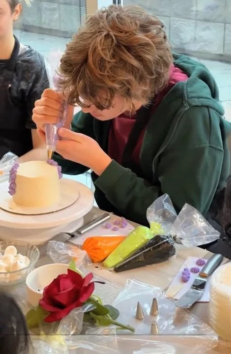 Cake &amp; Cupcake Decorating C