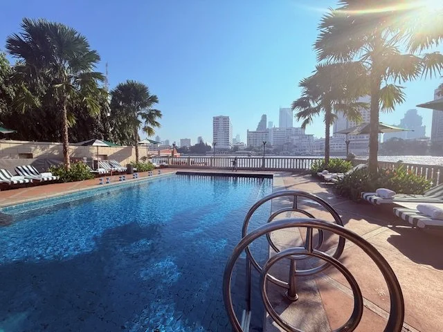 Peninsula_Bangkok_city_view_from_pool.jpg