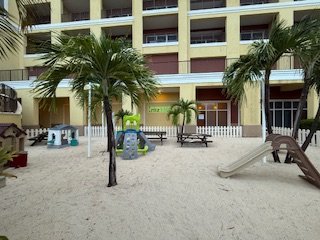 RC_Aruba_kidsclub_outdoors.jpg