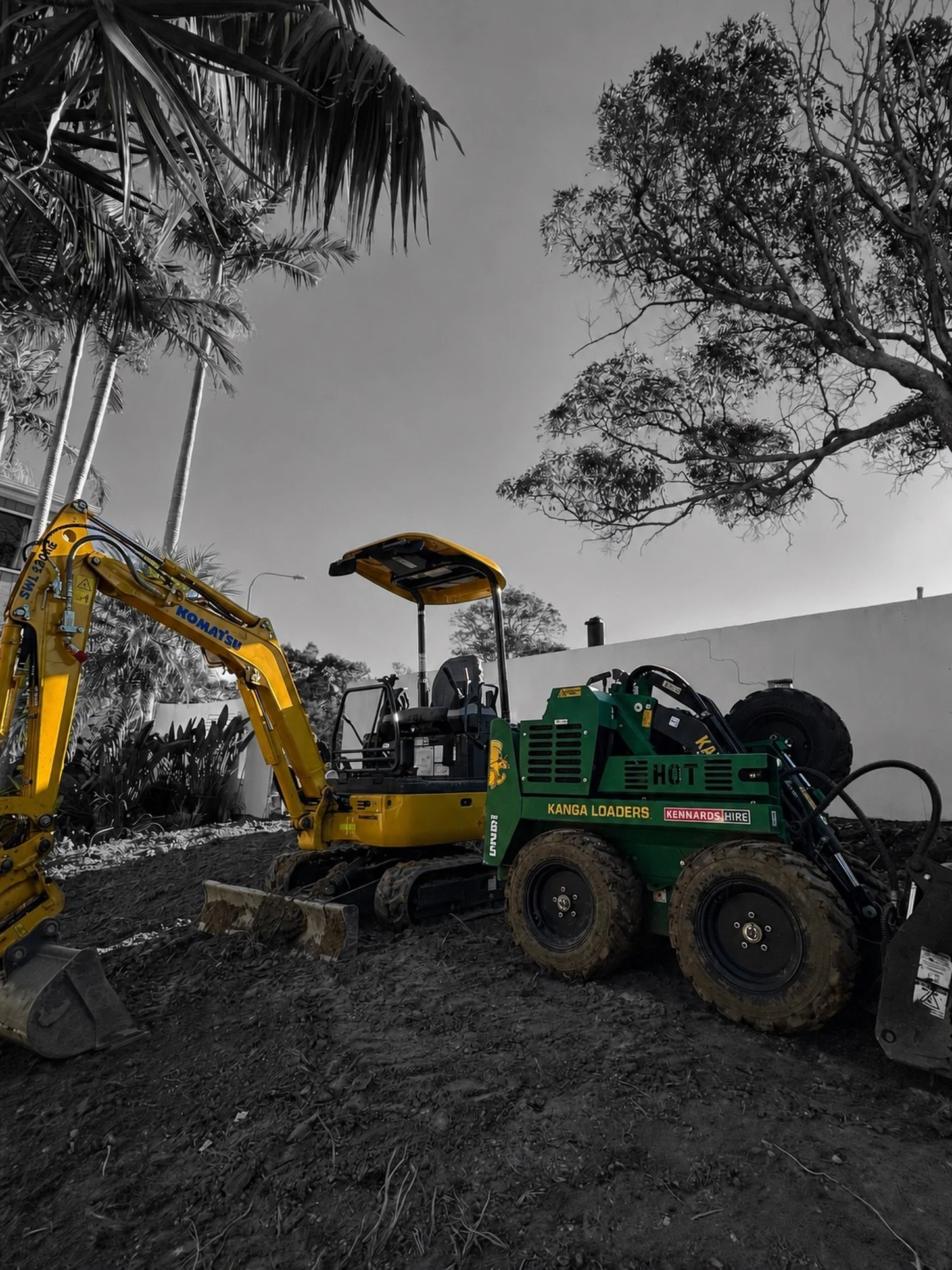 Behind every finished landscape is a site that looked like this first.

#siteprep 
#landscapebeauty 
#kanga 
#byronbaylandscaping 
#LandscapeDesign
