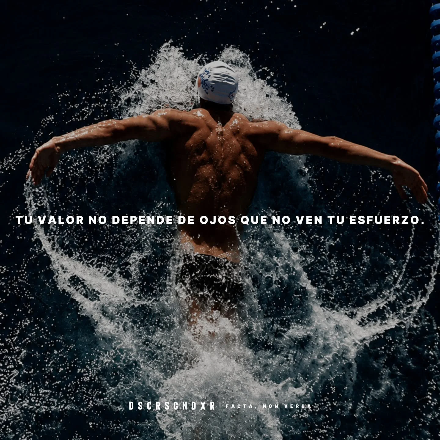Tu valor no depende de ojos que no ven tu esfuerzo.

Y aun as&iacute; sigues mirando a los lados buscando que alguien lo note.

No pidas permiso para ser extraordinario.
Nadie que lleg&oacute; a algo esper&oacute; que se lo concedieran.

Lo tomaron. 