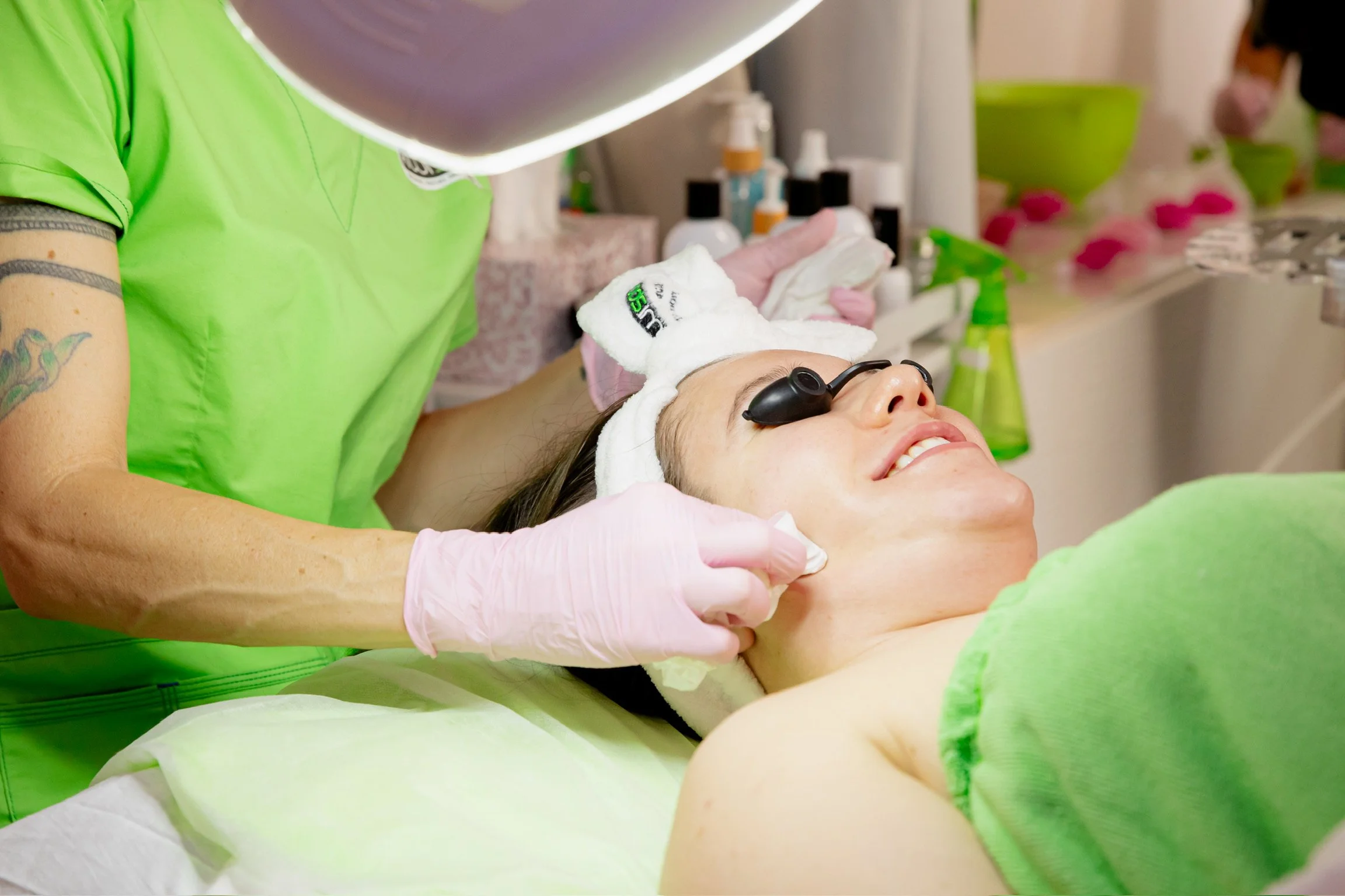 Discover the Magic of the Organic HydroKiwi Facial at Kiwi Spa