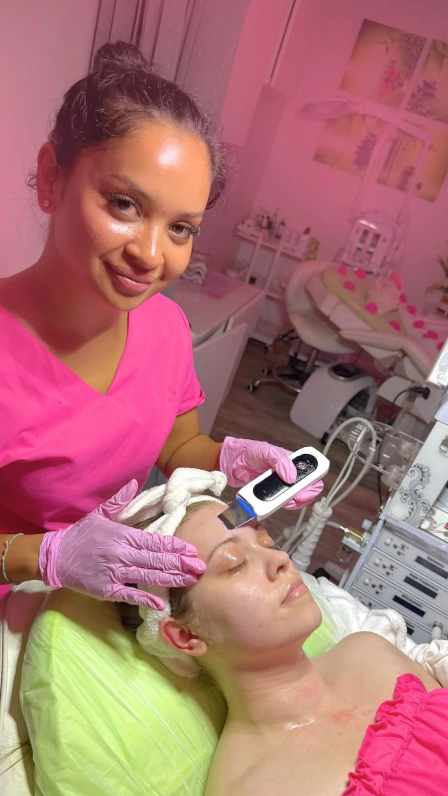 What Is a JetPeel Facial and How Does It Benefit Your Skin?