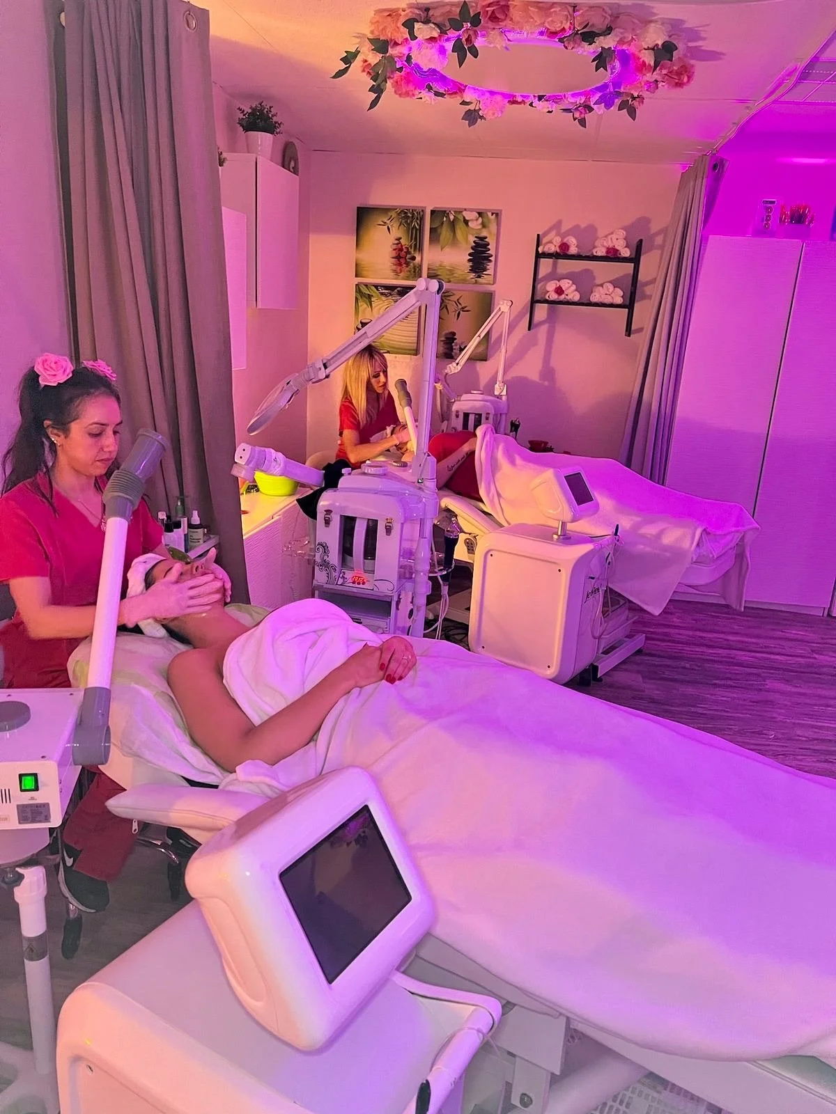 Why Couples Get Experiences Together (And Why a Couples Facial in San Diego Is the Perfect One)