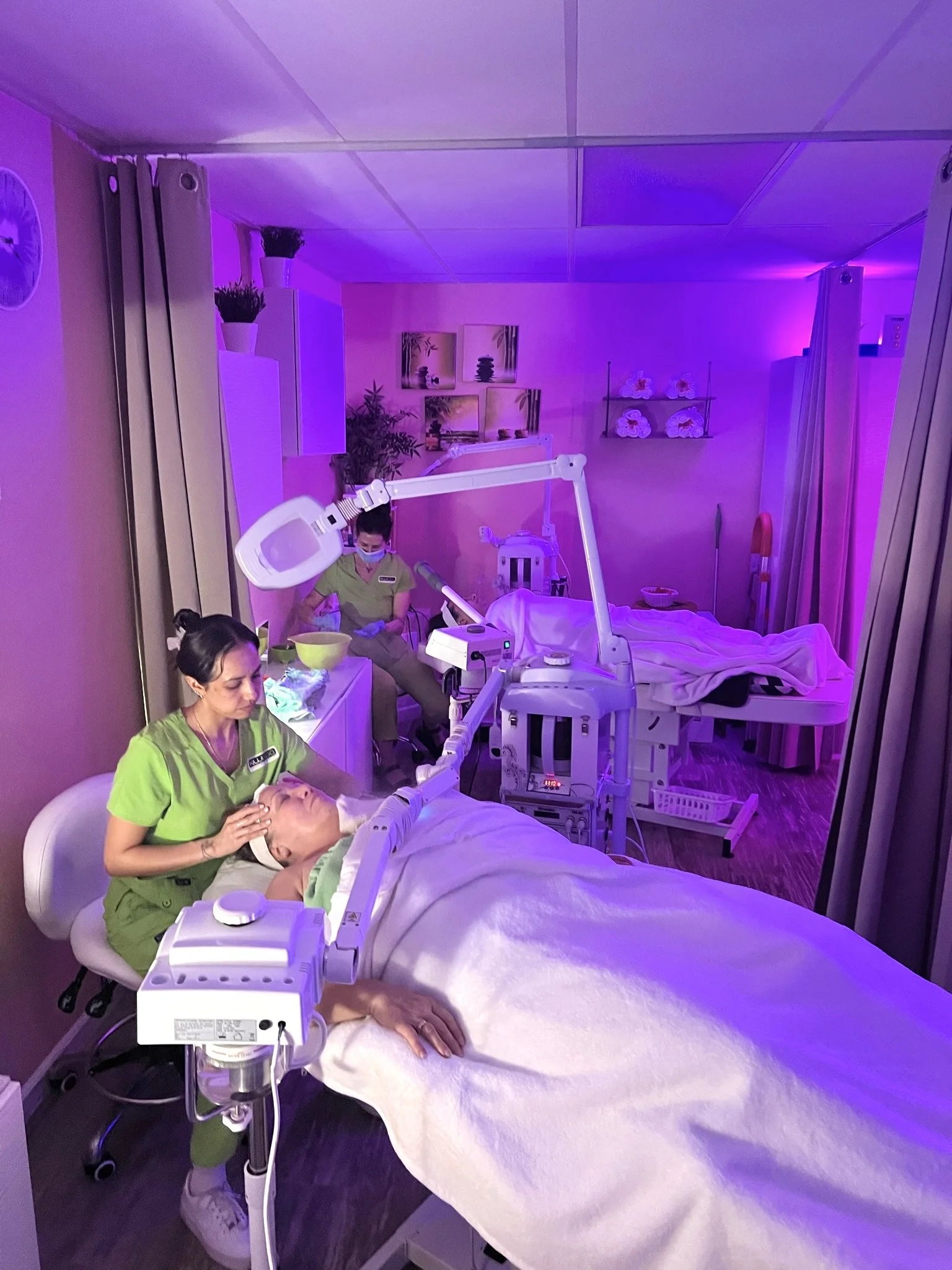 Are You Looking for a Couple’s Facial in San Diego?