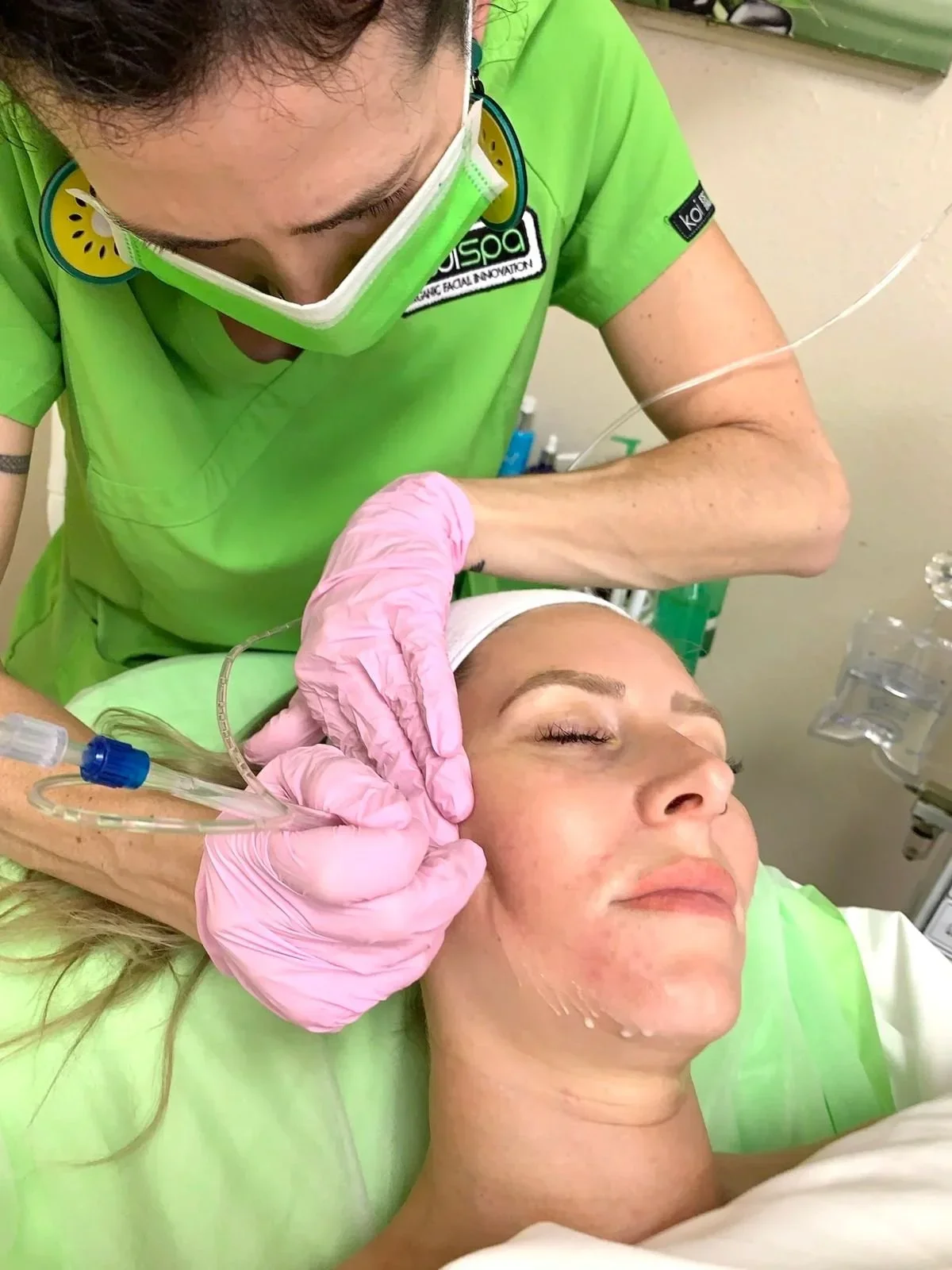 JetPeel Oxygen Facial San Diego: Full Facial Experience at Kiwi Spa