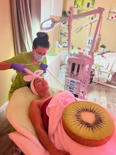How to Care for Your Skin in San Diego’s Climate: Tips for a Healthy-Looking Glow