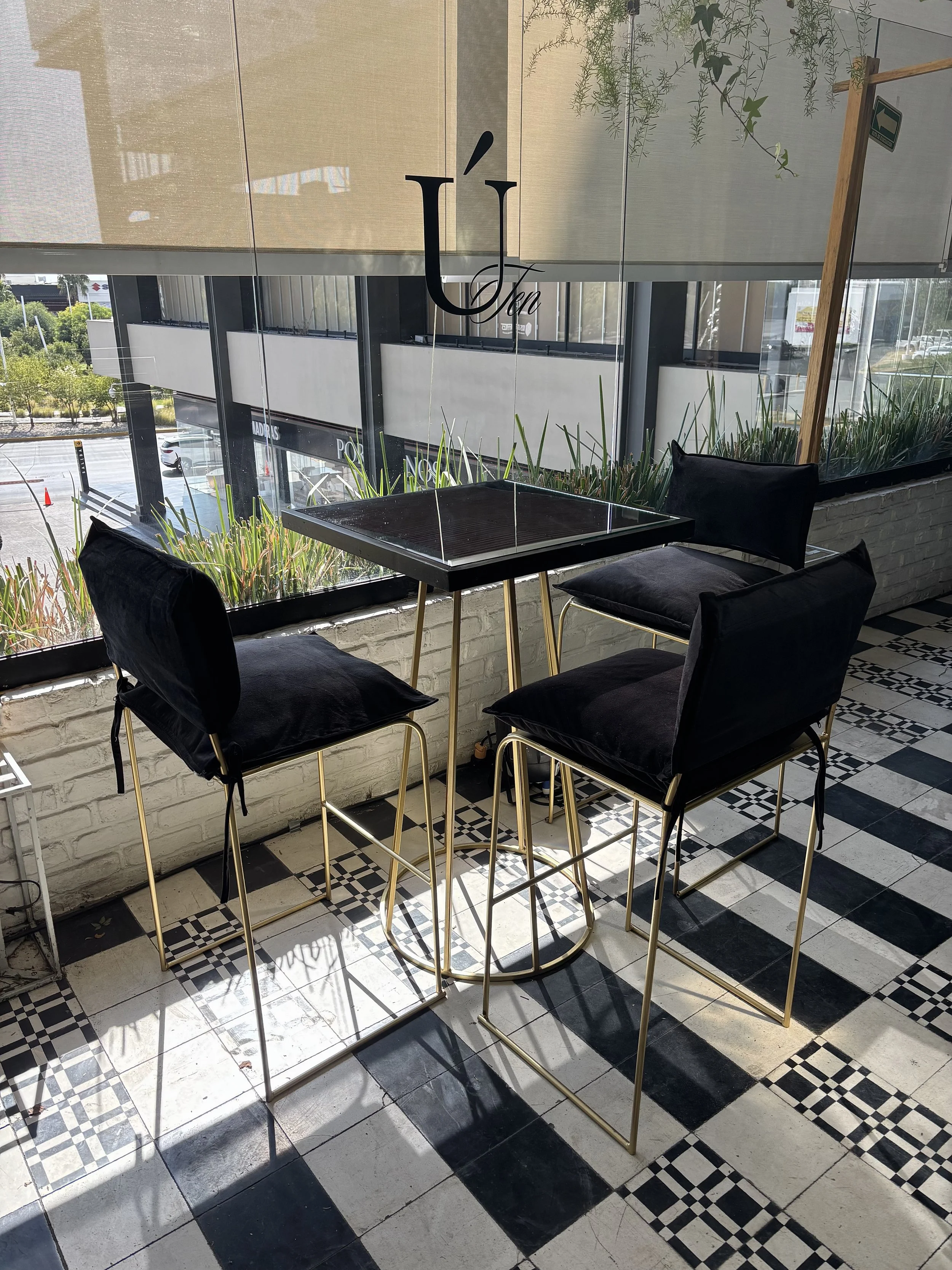 05_Mesa periquera Espejo.jpg