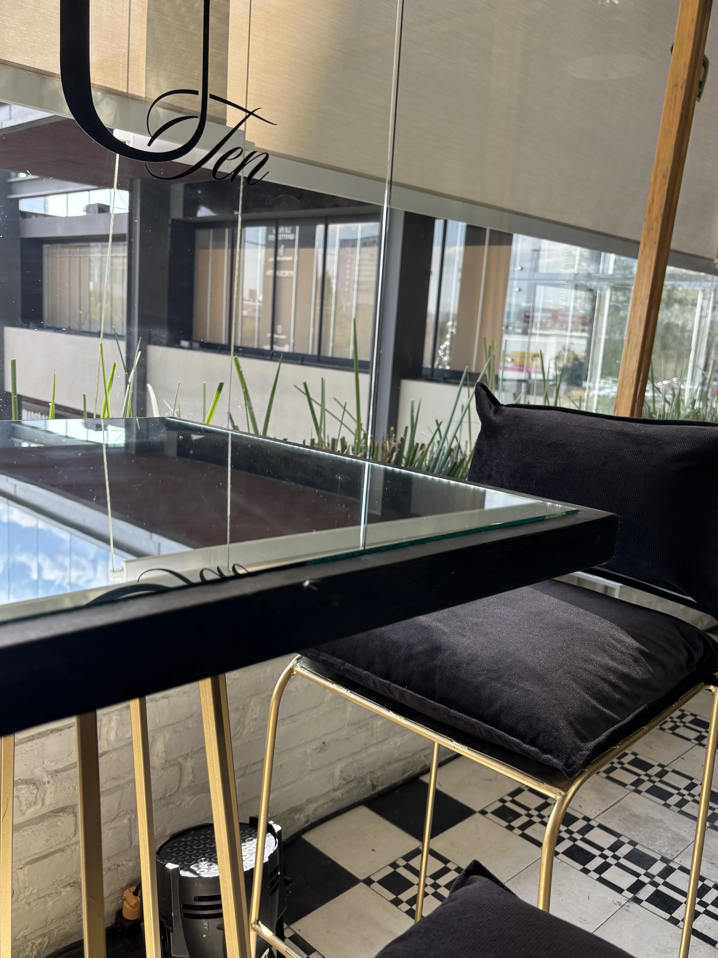 06_Mesa periquera Espejo.jpg