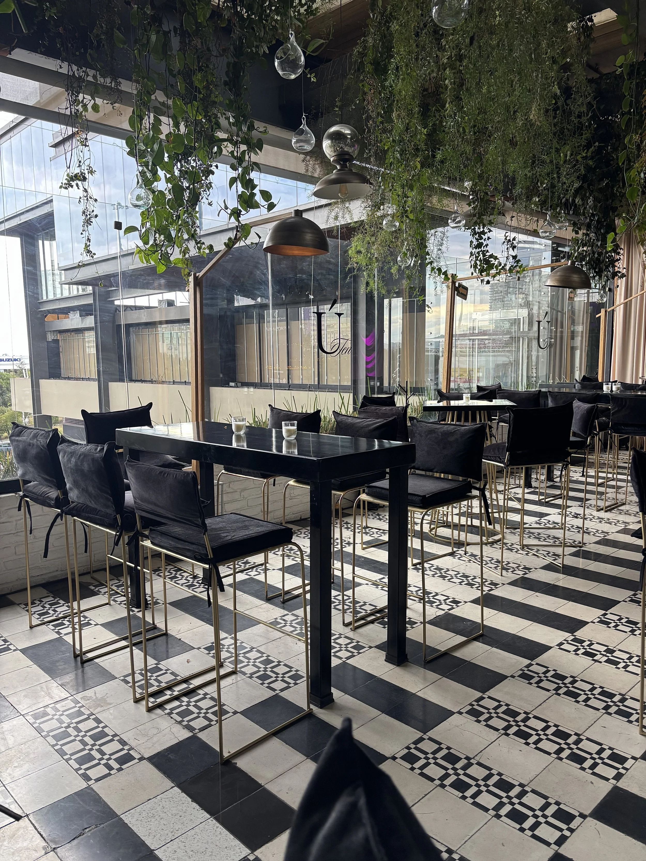 09_Mesa periquera Espejo.jpg