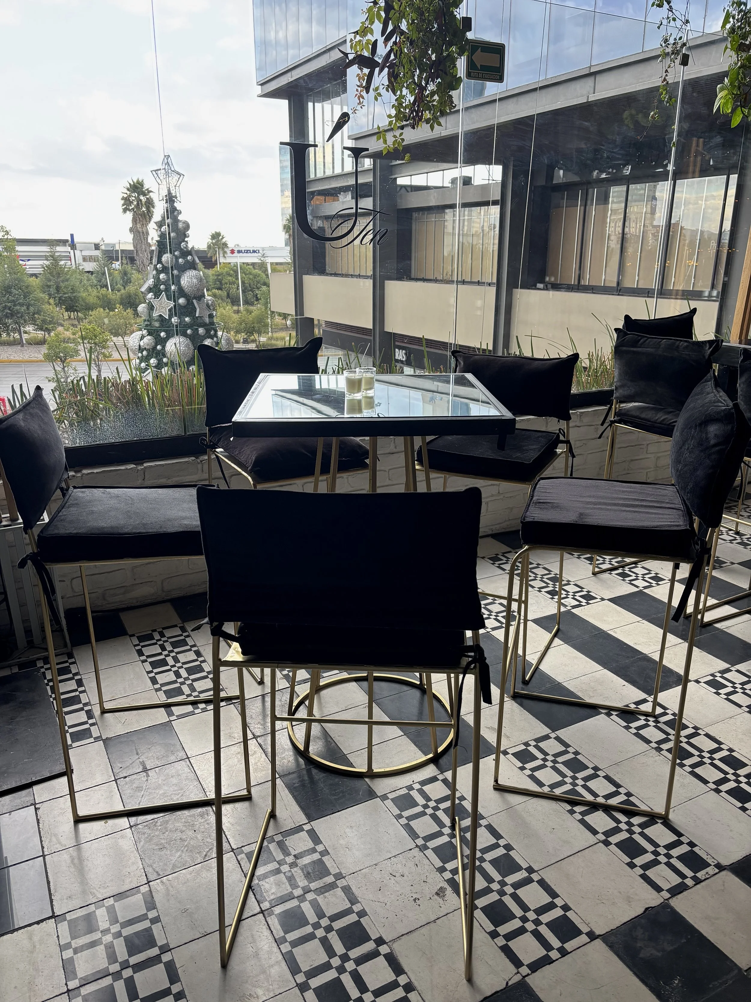 08_Mesa periquera Espejo.jpg