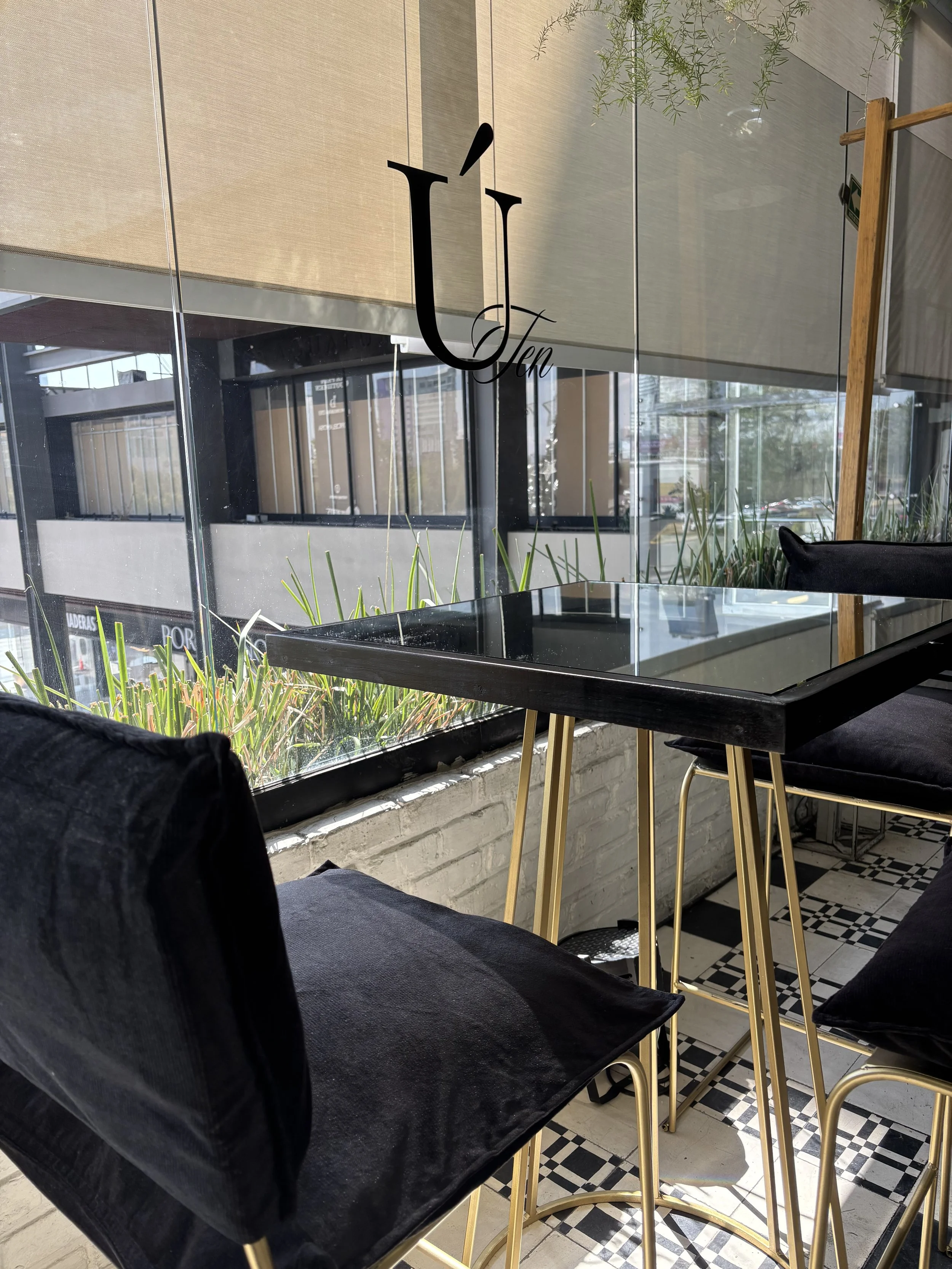 07_Mesa periquera Espejo.jpg