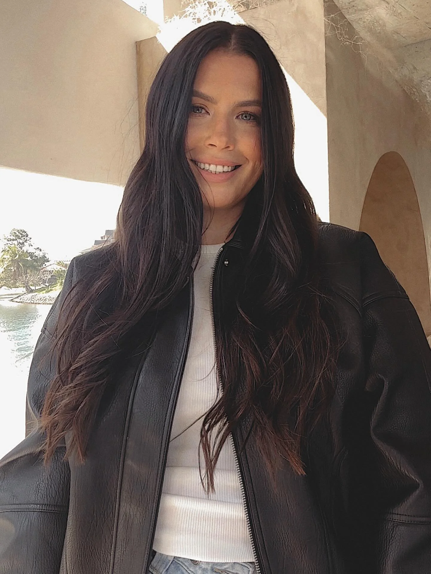 Your life won&rsquo;t get bigger until you stop settling for less than you deserve.

That only feels hard because you&rsquo;ve trained yourself to believe it 👻 

The version of you living that expansive reality isn&rsquo;t who you are&hellip; yet.
T