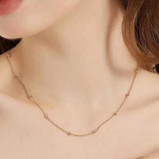 delicate%2Blayering%2Bgold%2Bnecklace%2B1.jpg