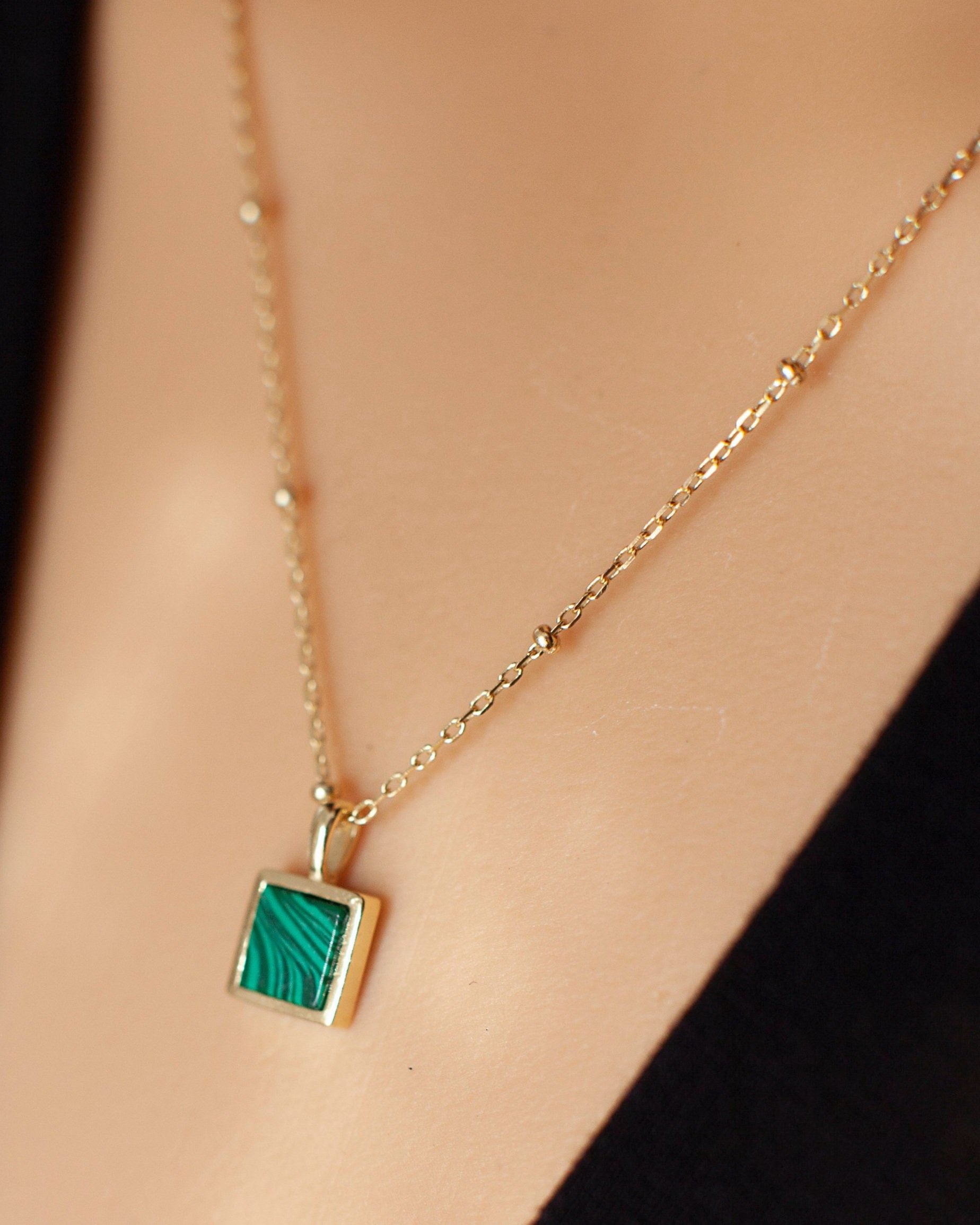 Mother%27s+Day+Gift%2C+Necklace%2C+Malachite+Pendant%2C+Minimalist+Necklace%2C+Station+Chain+Gold+Necklace+For+Layering%2C+Gift+For+Her%2C+Birthday+Gifts+5.jpg