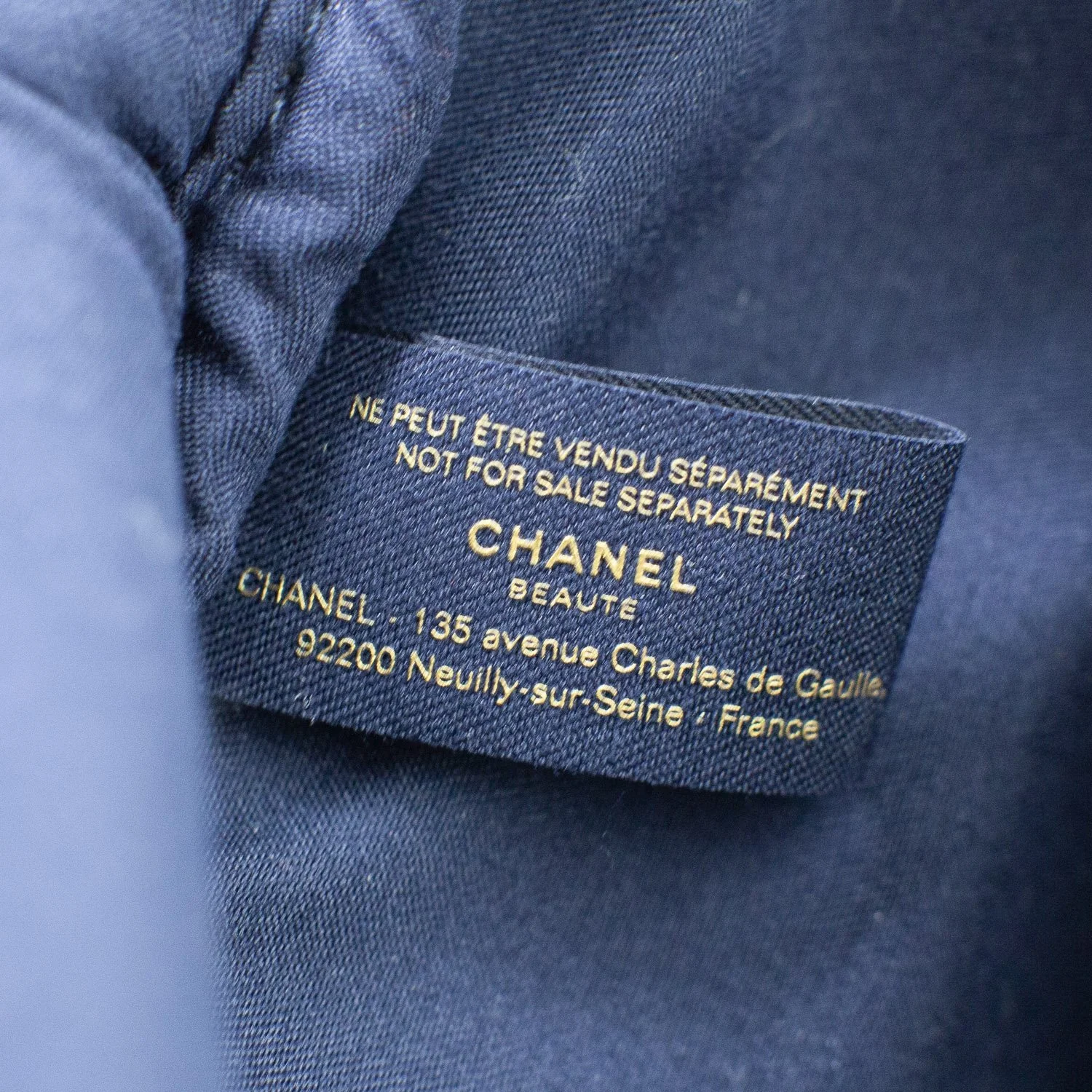 Chanel blue cosmetics bag 23.jpg