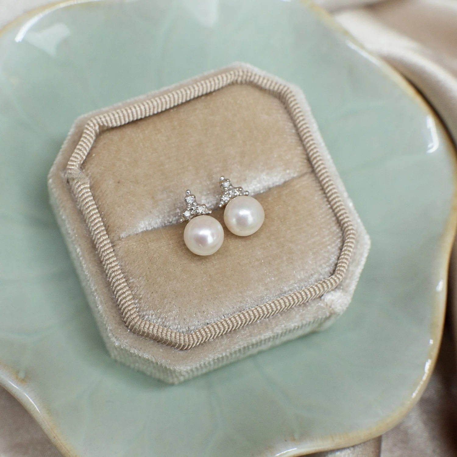 Vintage 14K Gold Pearl Stud Earrings with Diamond Accent, 6mm Genuine Pearl