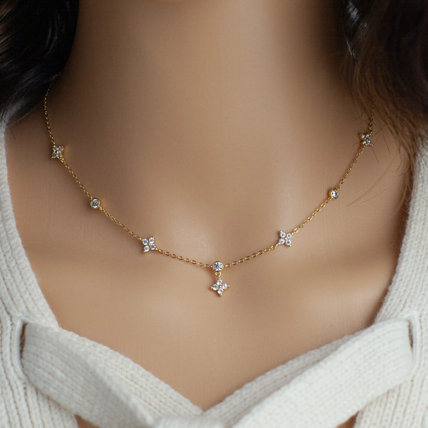 Dainty Flower Necklace