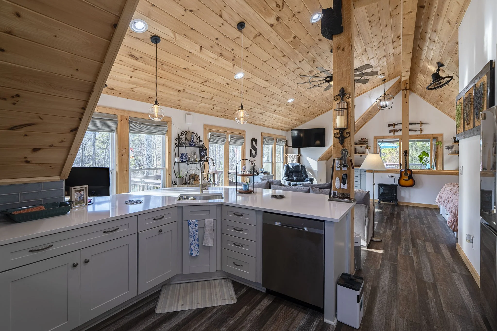 201 Mountainside Pkwy-84.jpg