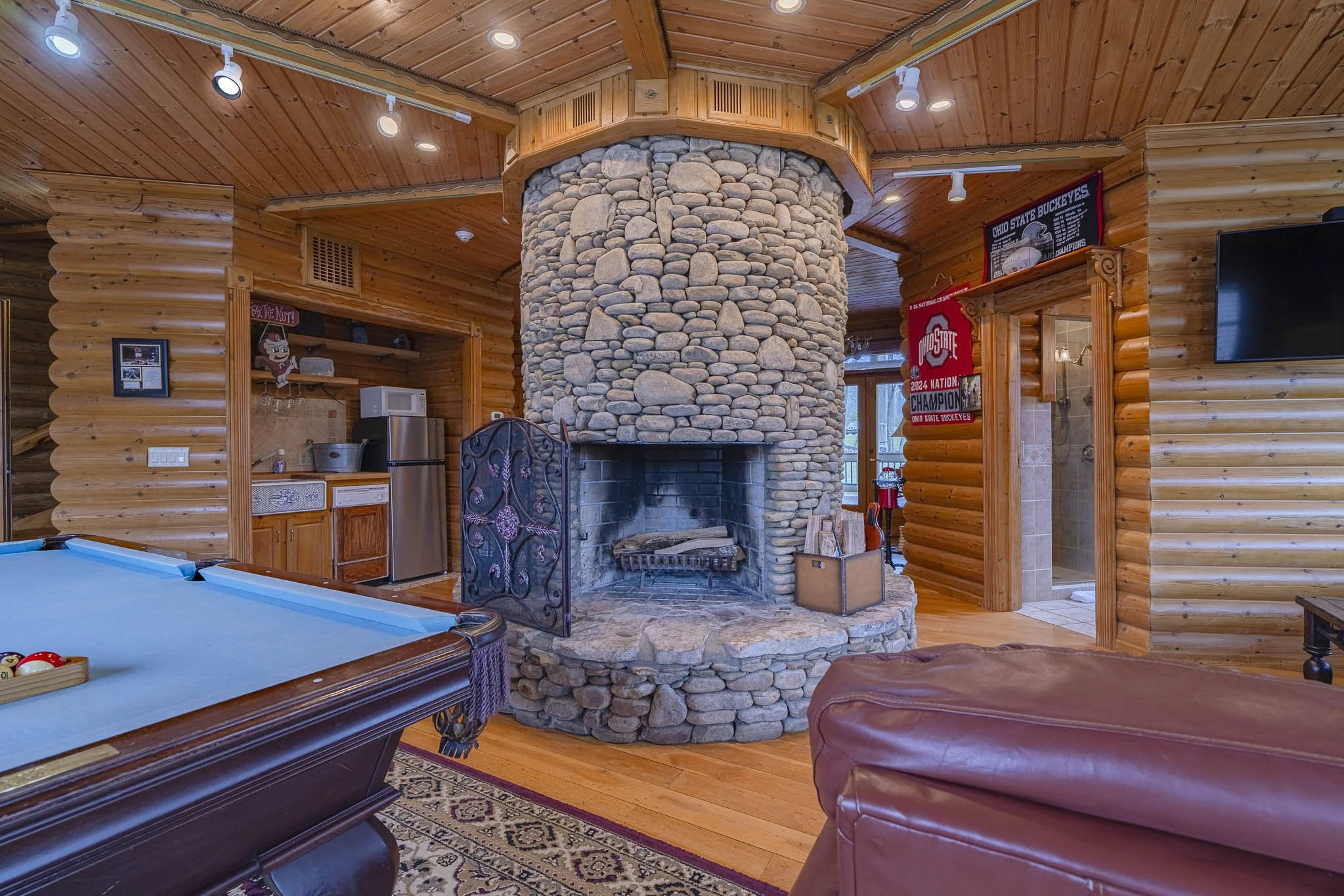 201 Mountainside Pkwy-38.jpg