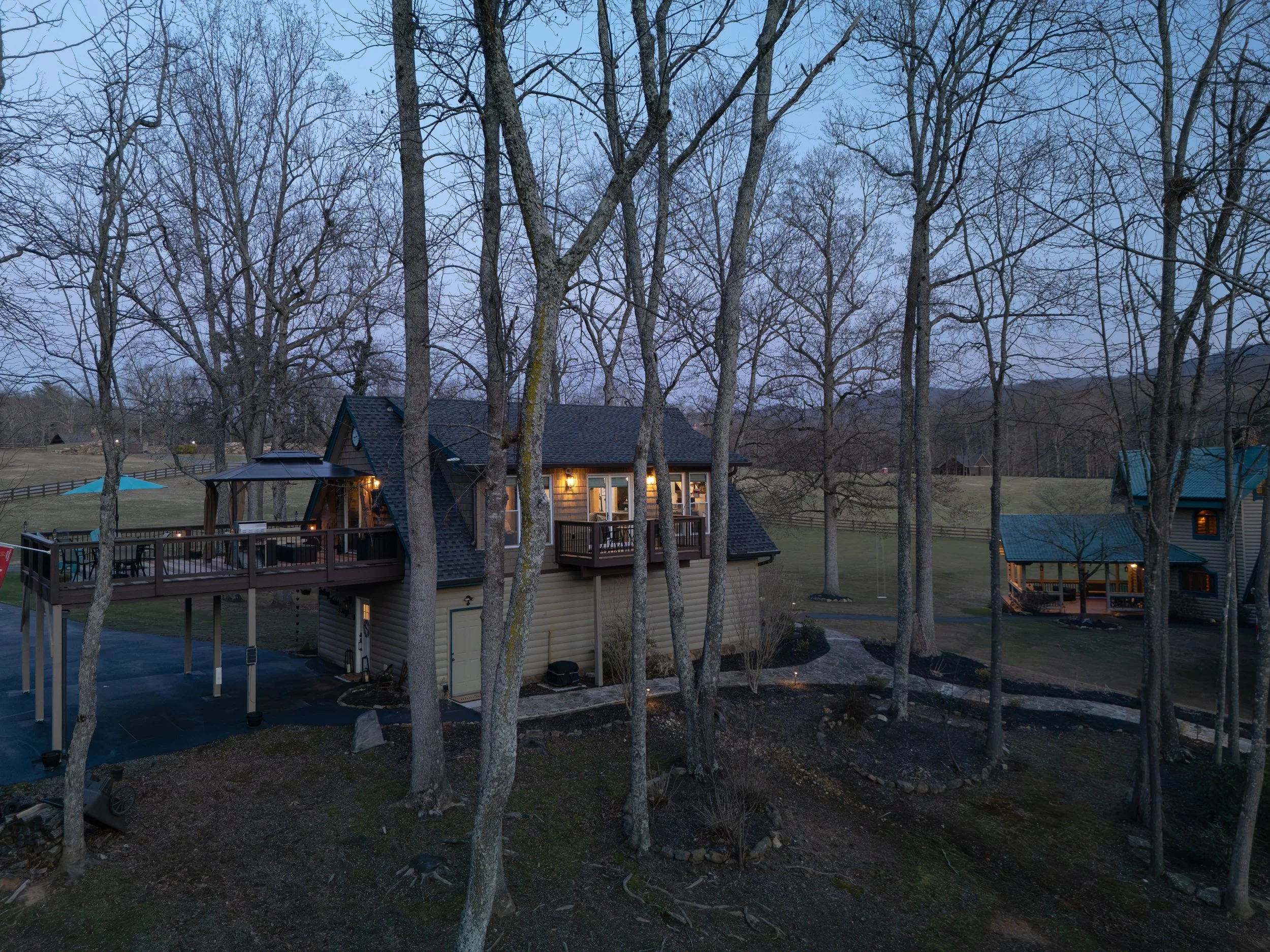 201 Mountainside Pkwy-7.jpg