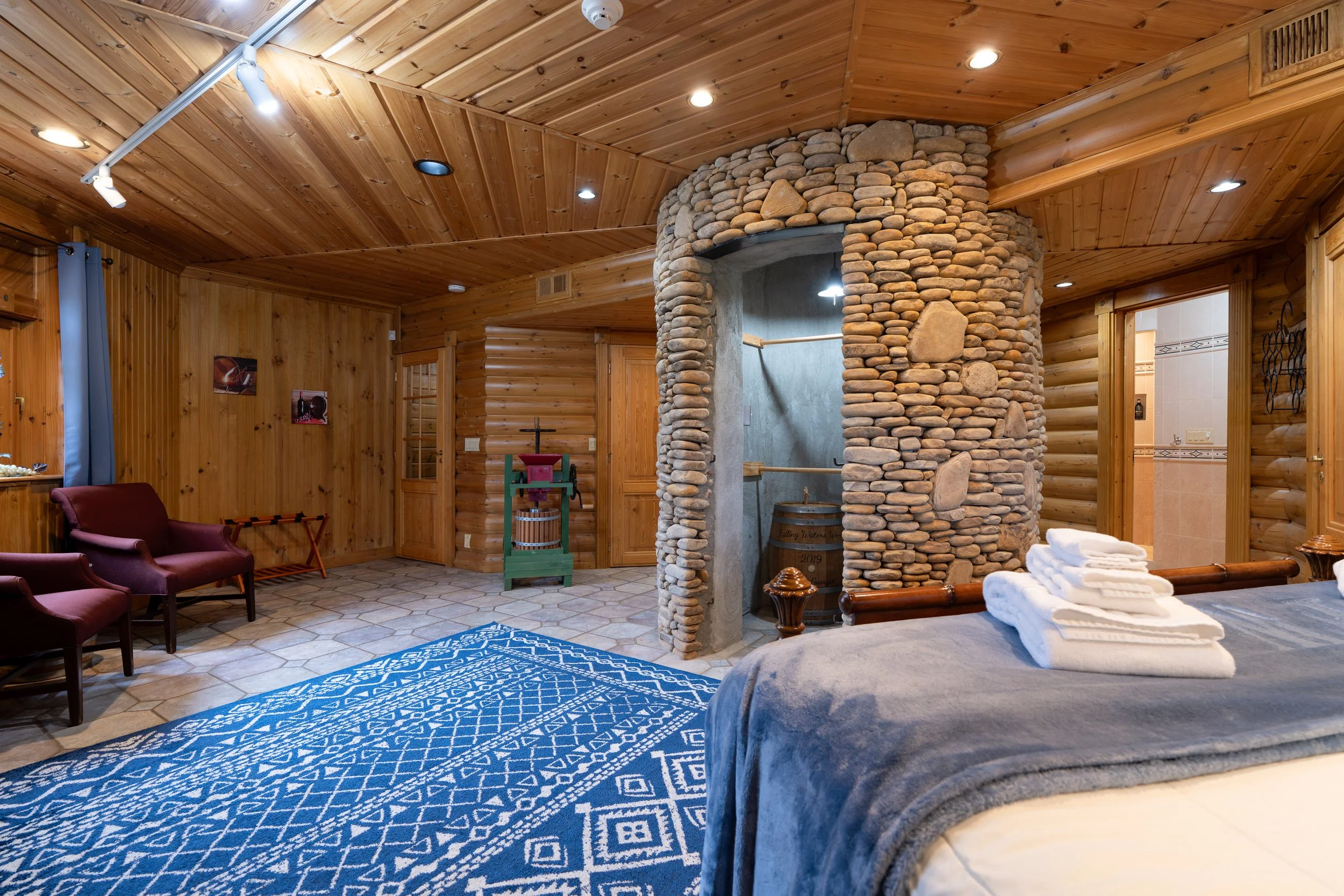 201 Mountainside Pkwy-35.jpg