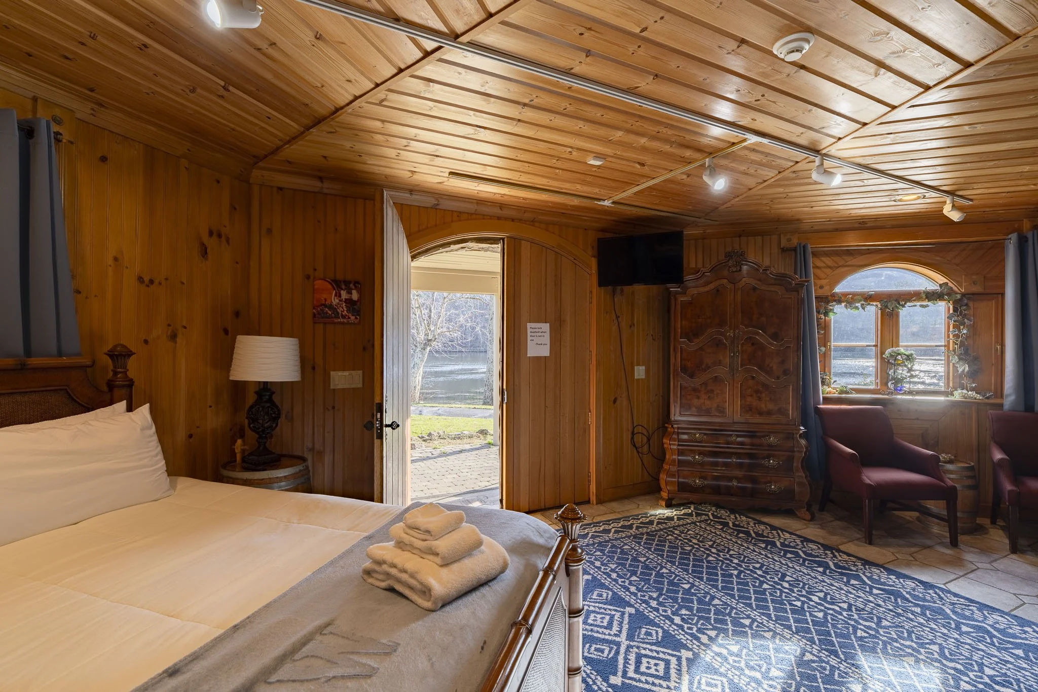 201 Mountainside Pkwy-50.jpg