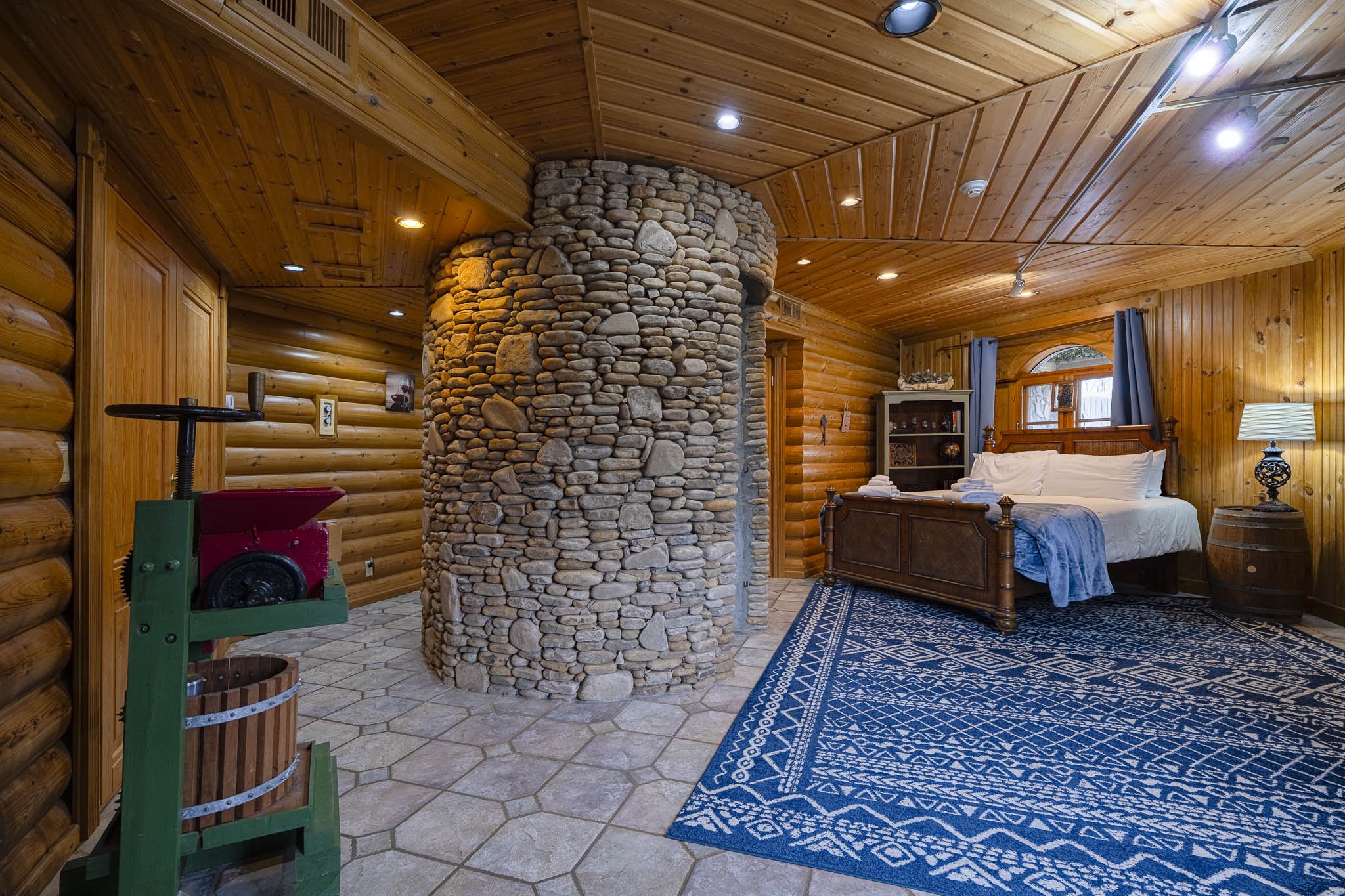 201 Mountainside Pkwy-46.jpg