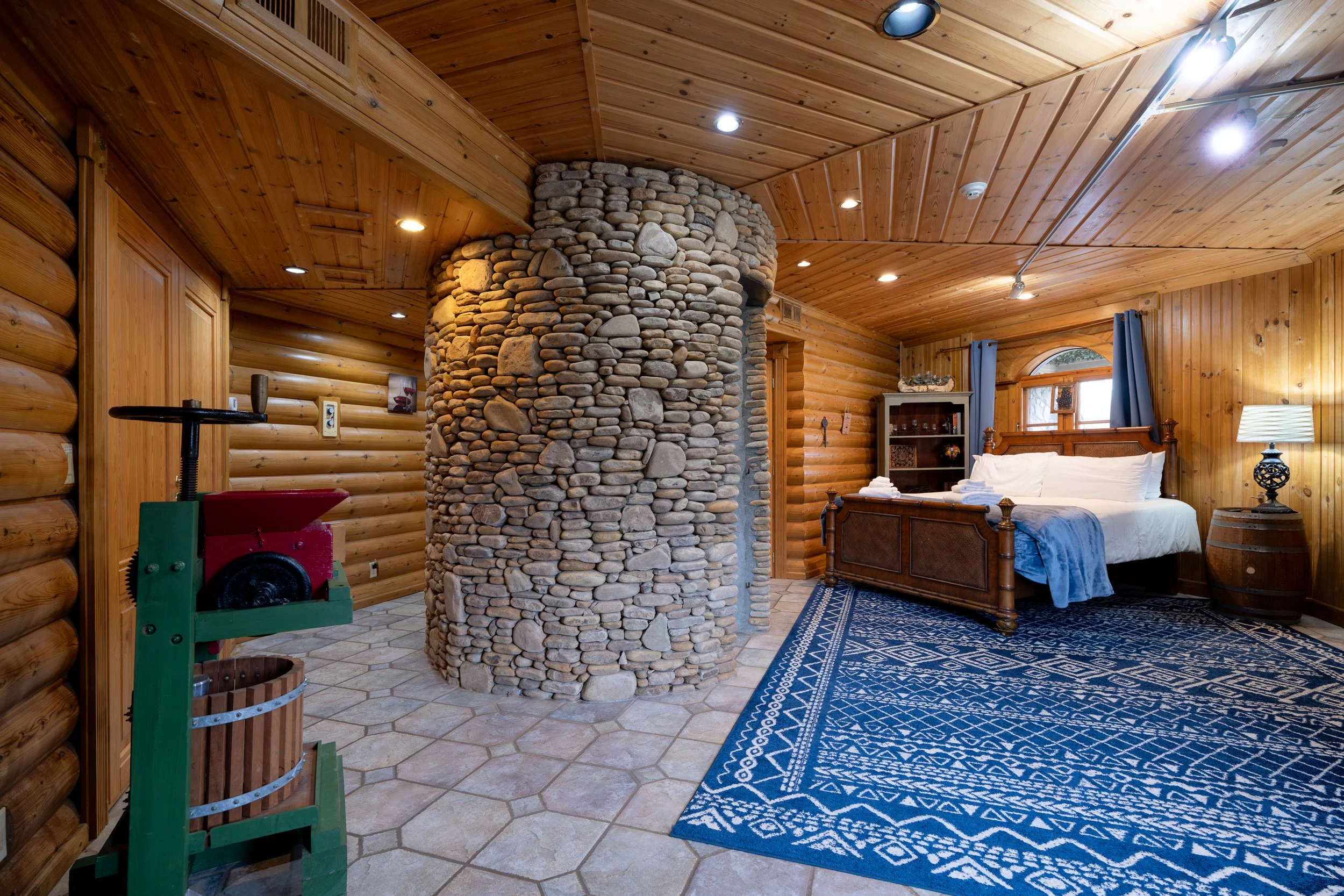 201 Mountainside Pkwy-34.jpg