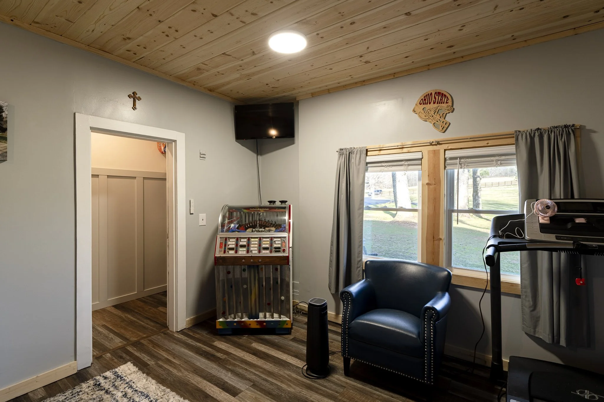 201 Mountainside Pkwy-80.jpg