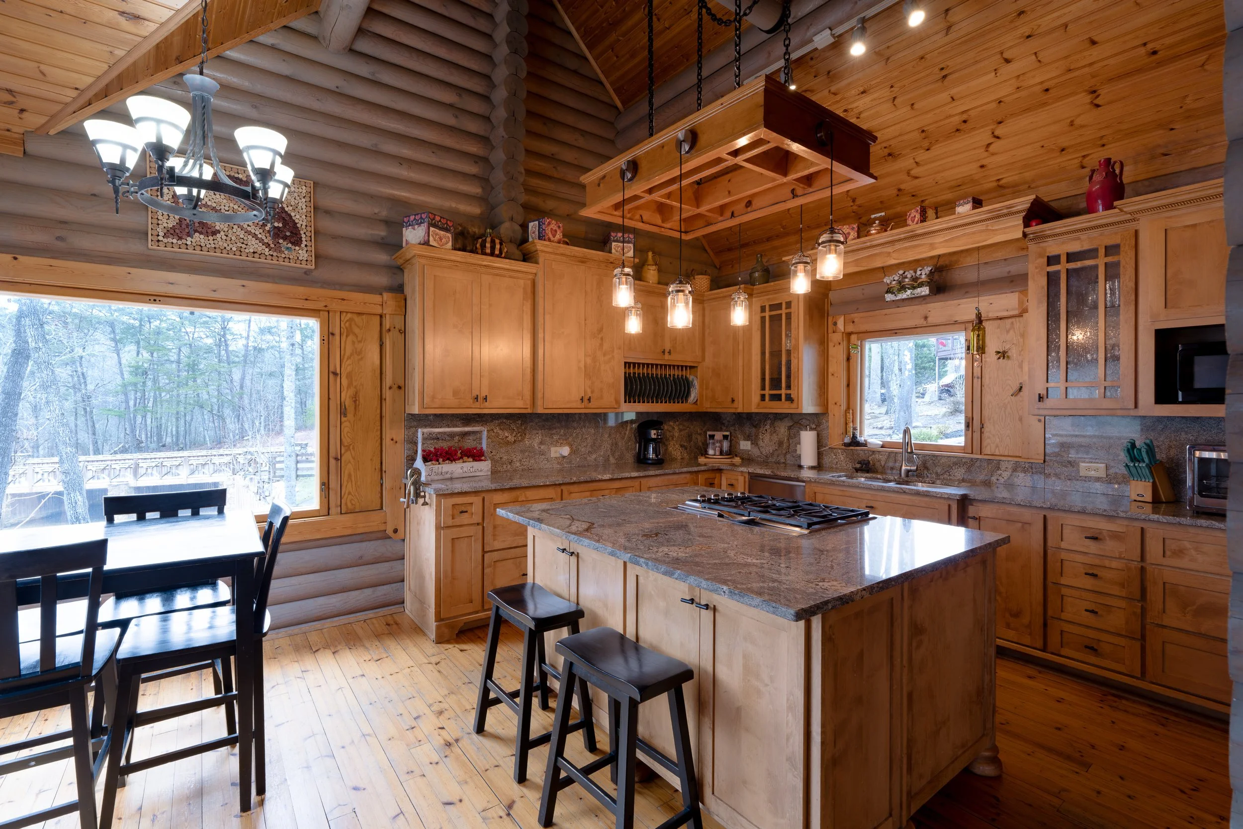 201 Mountainside Pkwy-21.jpg