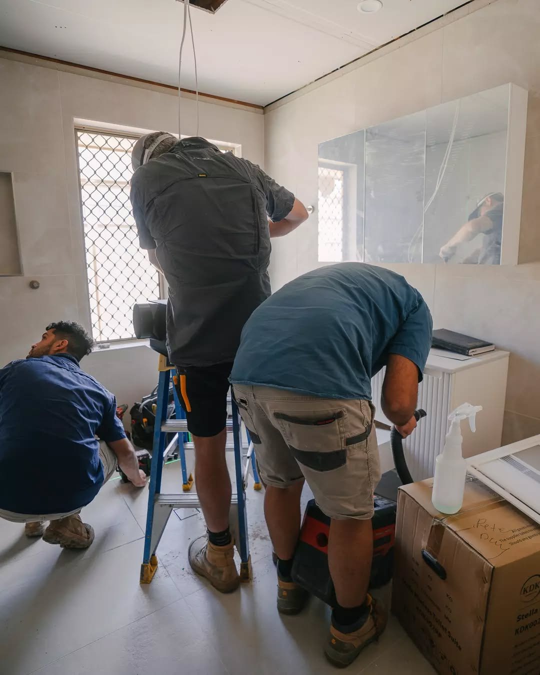 All hands on deck, every detail checked 🔨 Renovation magic is made right here. #BathroomRenovation #7to7Bathrooms #QLDRenovations #BathroomDesign #RenovationTeam