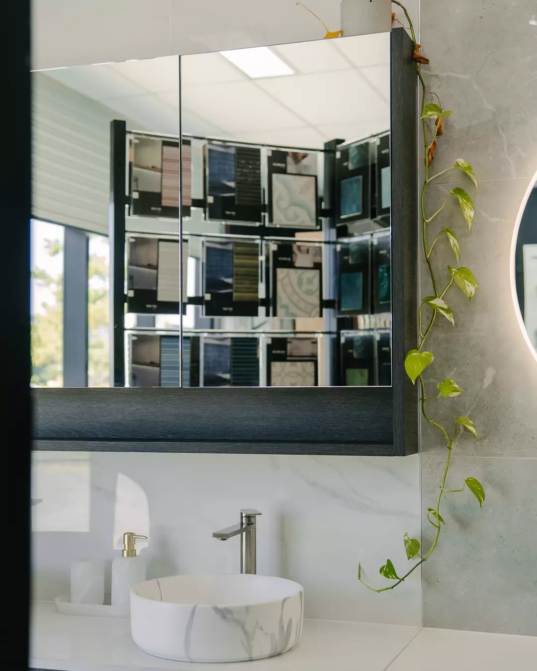 A little bit of luxury, right here in our showroom ✨
Soft marble textures, warm lighting and a touch of Misty's greenery. The perfect inspiration for your next bathroom project.
#7to7Bathrooms #BathroomInspo #VanityGoals #NorthLakesShowroom #Bathroom