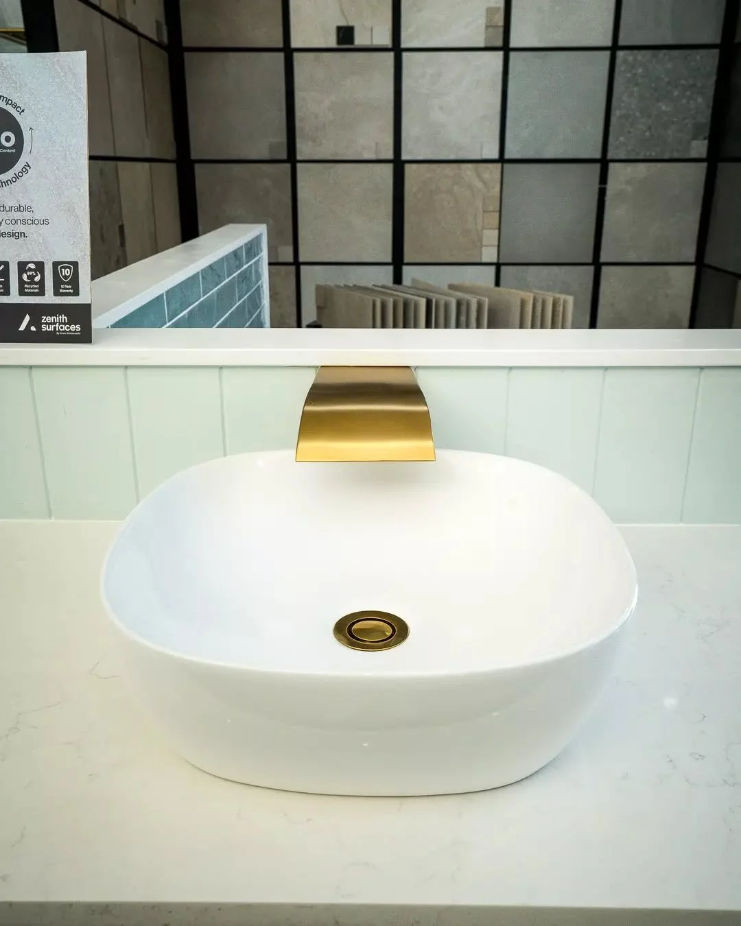 Clean, simple and still doing all the heavy lifting. #bathroomstyle #modernbathroom #interiorinspo #designinspiration #cleanaesthetic