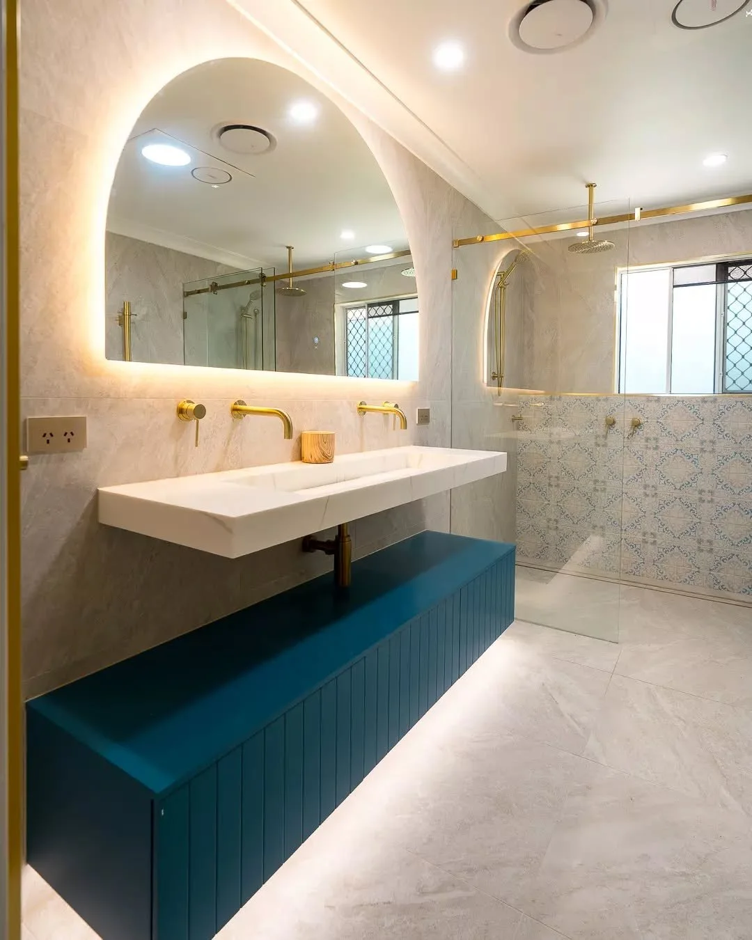 Good lighting, good proportions and nothing fighting for attention. That&rsquo;s usually a pretty good sign you&rsquo;re on the right track. #bathroomlighting #moderninterior #renovationideas #bathroomdesign #cleanlines