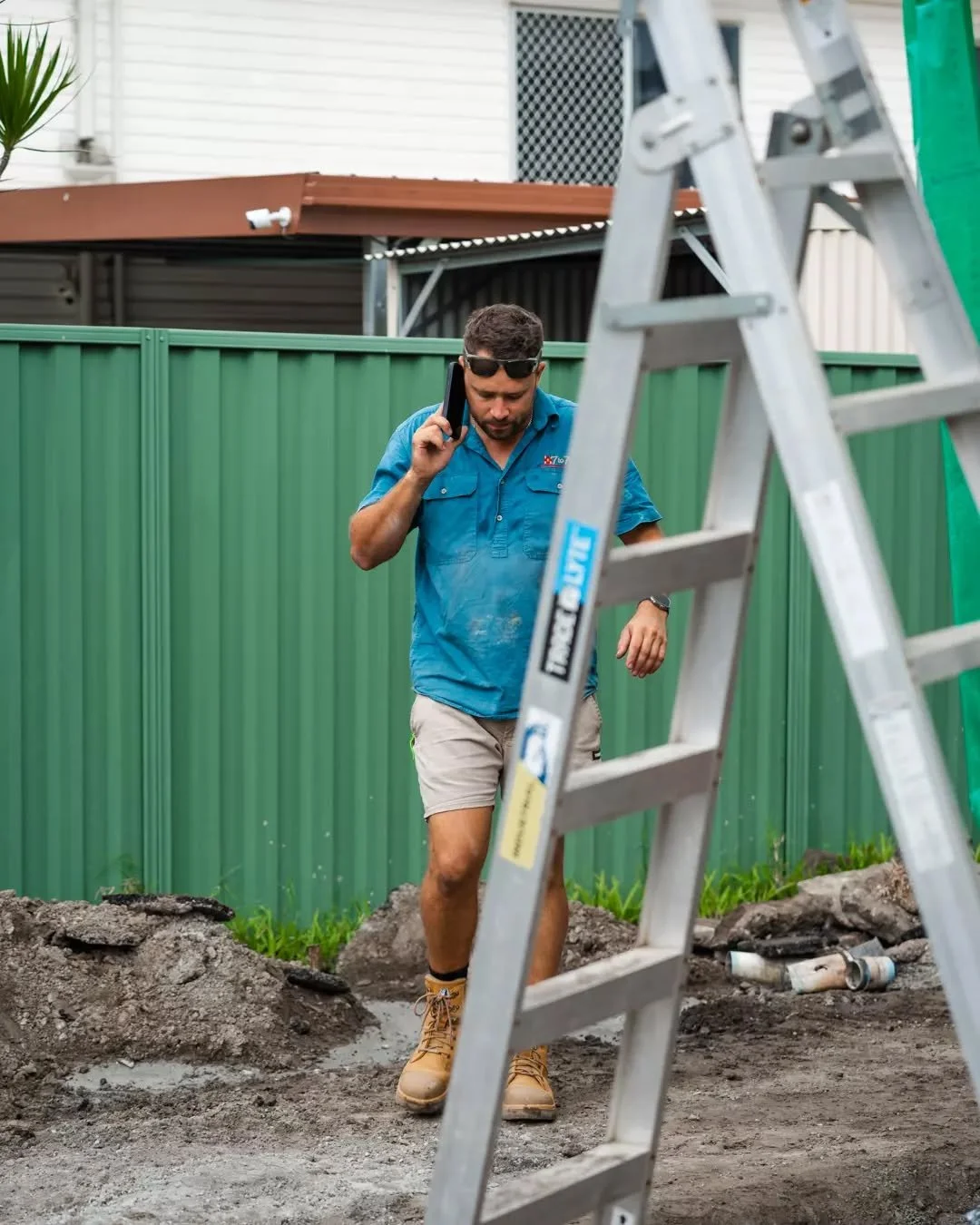 Behind every reno is about 10 phone calls, a few last-minute changes&hellip; and making it all work anyway. This is where it all starts.
#bathroomreno #constructionlife #behindthescenes #renovationjourney #tradielife