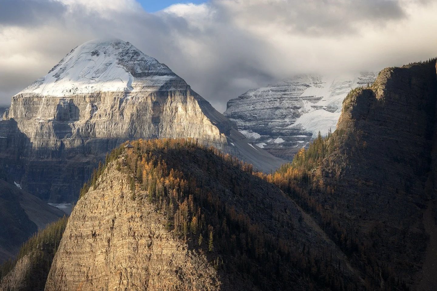 I didn&rsquo;t know there was a hut up there until after I reviewed the photo