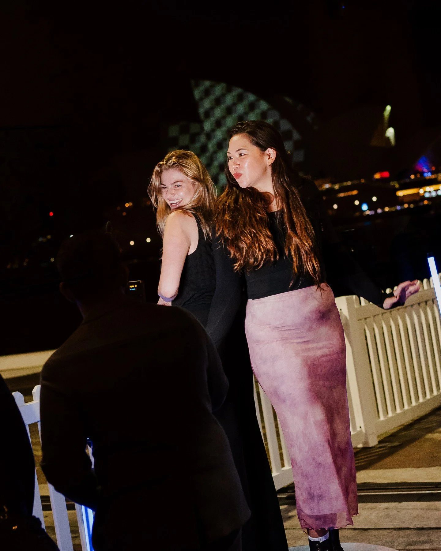 When the sun sets, Cruise After Dark begins.
Every Friday and Saturday night with DJs, dancing and harbour-side good times - from after-dinner drinks through to late-night beats.