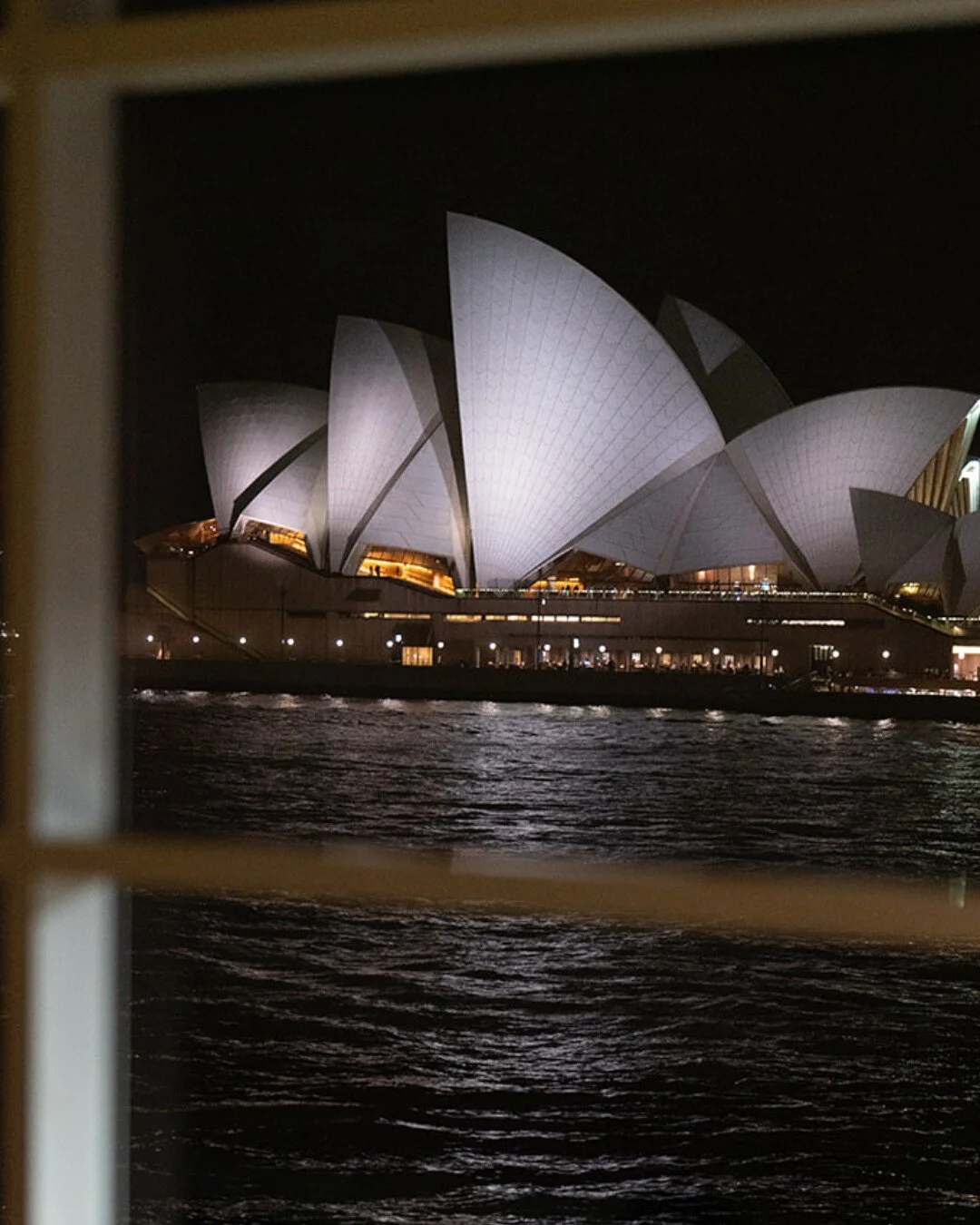 City lights, harbour vibes, and the Sydney Opera House shining bright ✨🌃

The perfect backdrop for drinks, celebrations, or just soaking in Sydney after dark. 🥂