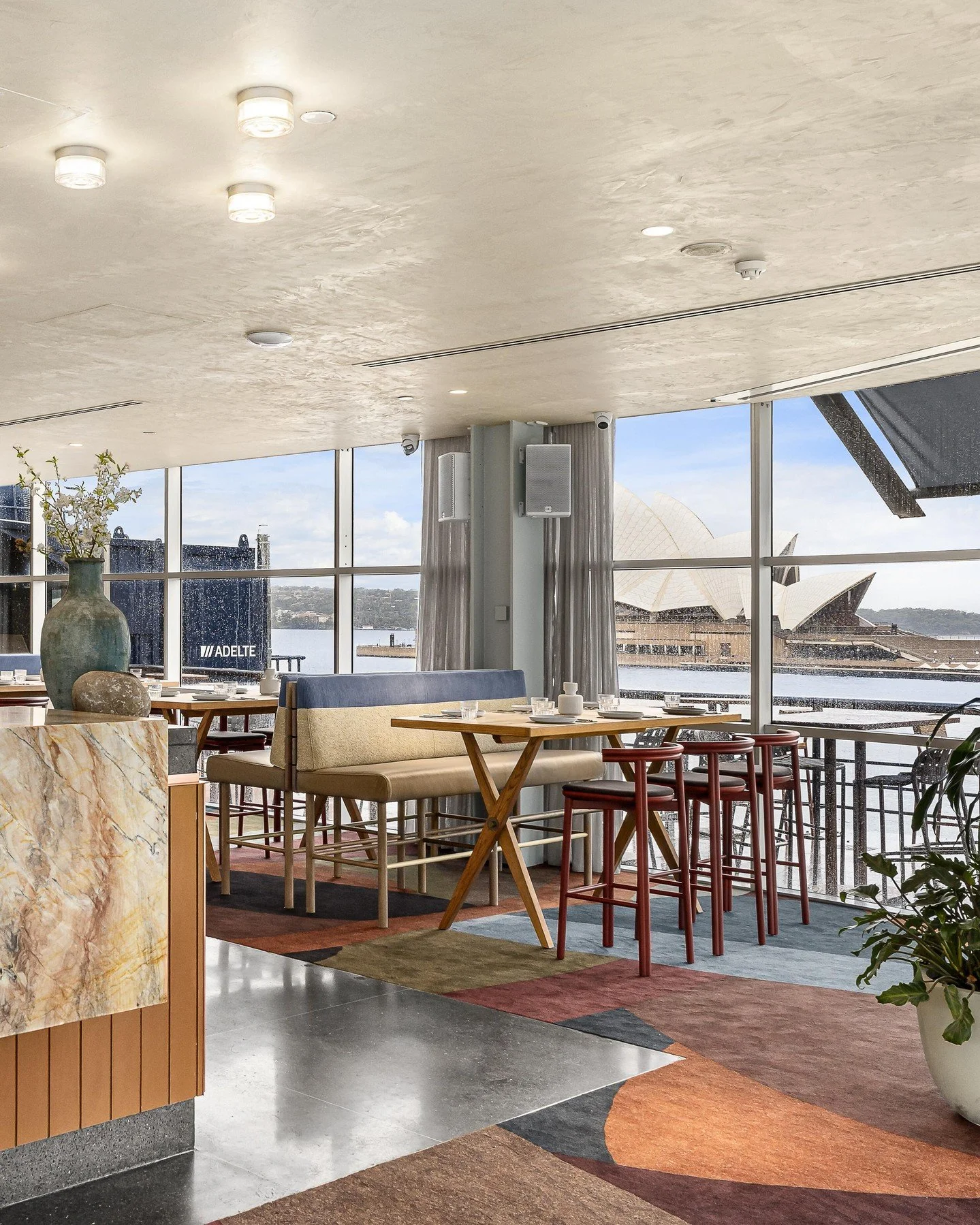 Join us this evening for rooftop drinks and enjoy the iconic harbour views 🍸