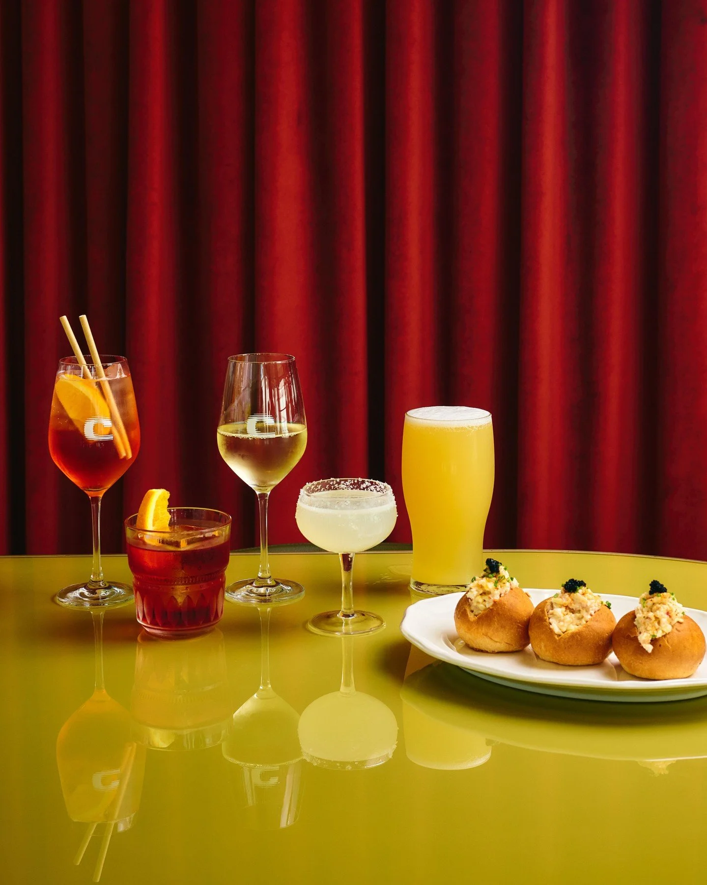 Earlier sunsets call for earlier drinks. Sunset Sips now pouring from 4-6pm.

$8 wines, $12 aperol spritz/marg/negroni, $10 pints, $12 lobster rolls